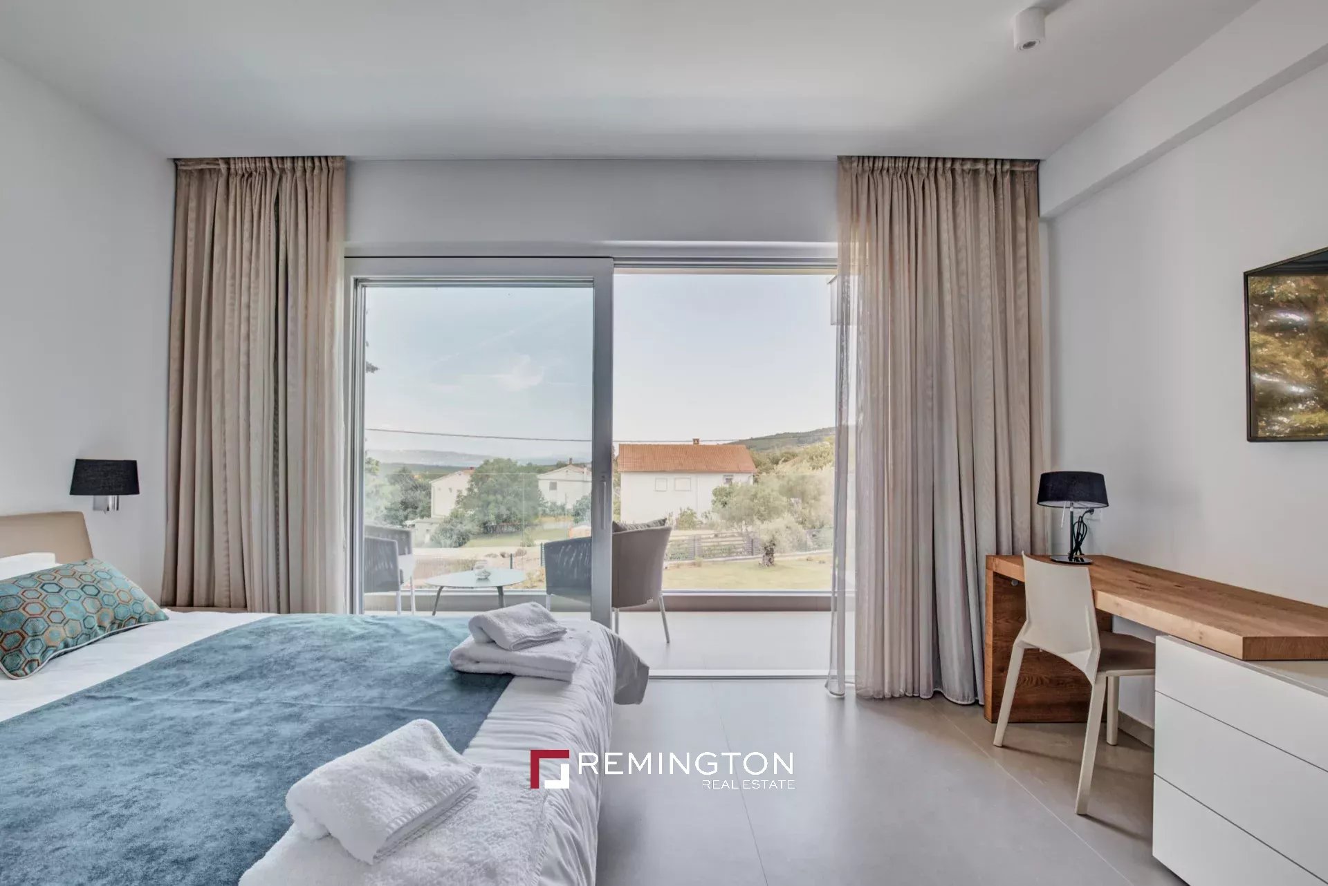 4 Bedroom Villa/Townhouse's Image 6