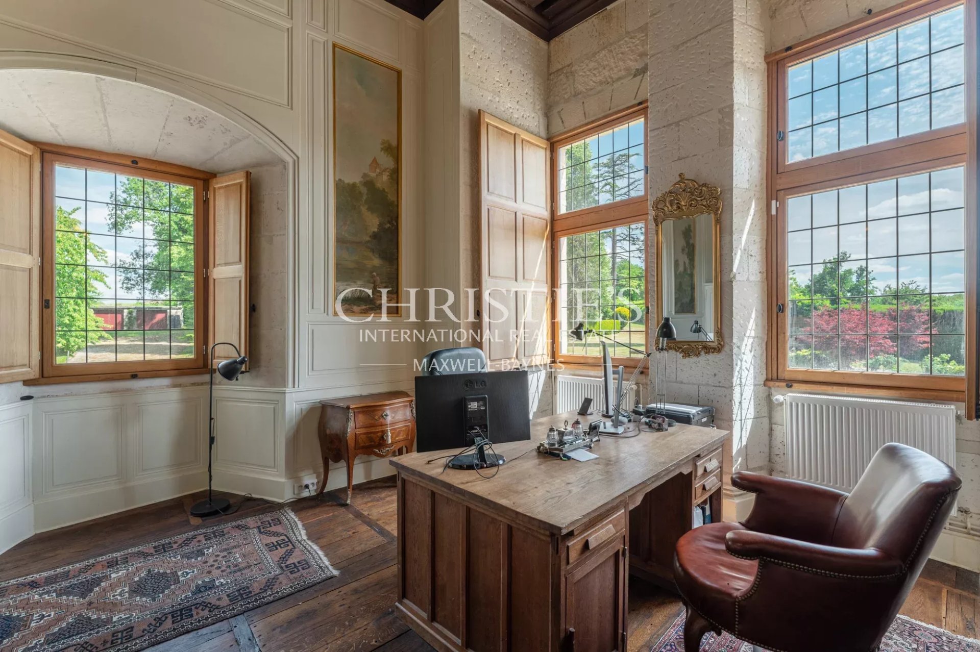 9 Bedroom Chateau's Image 15