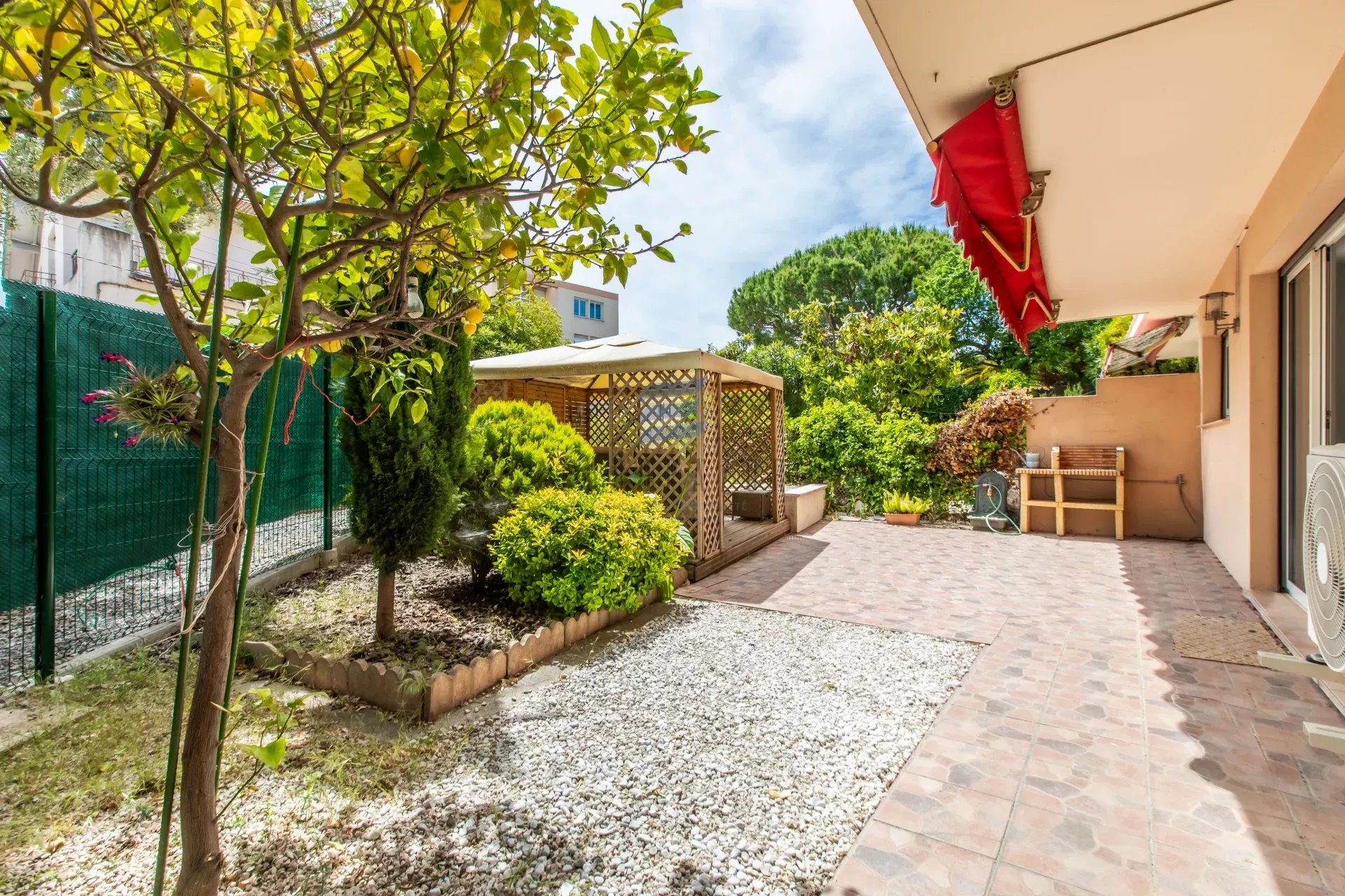 2 pièces - rez-de-jardin