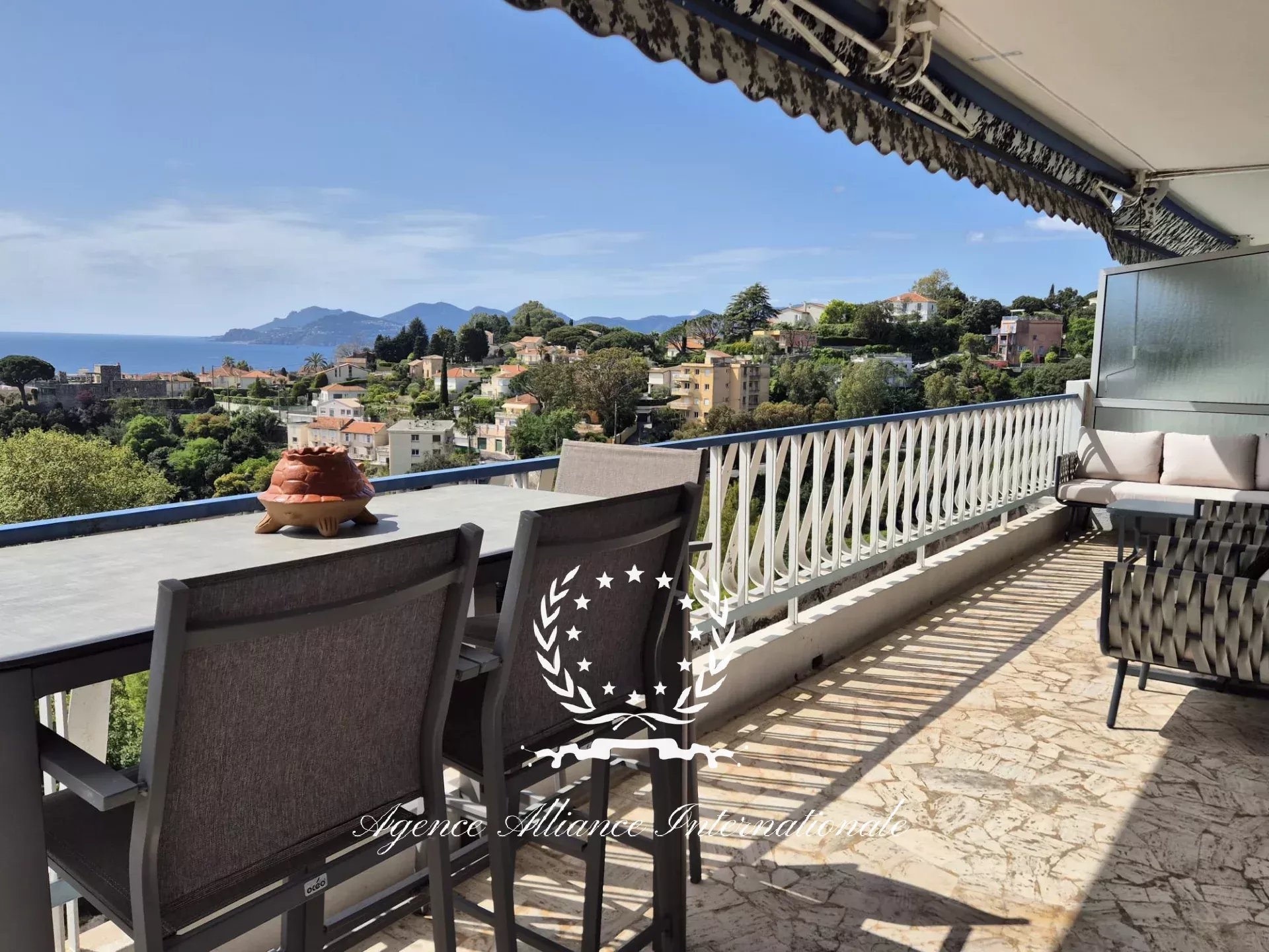 CANNES – PANORAMIC SEA VIEW - CLOSE TO THE CITY-CENTER