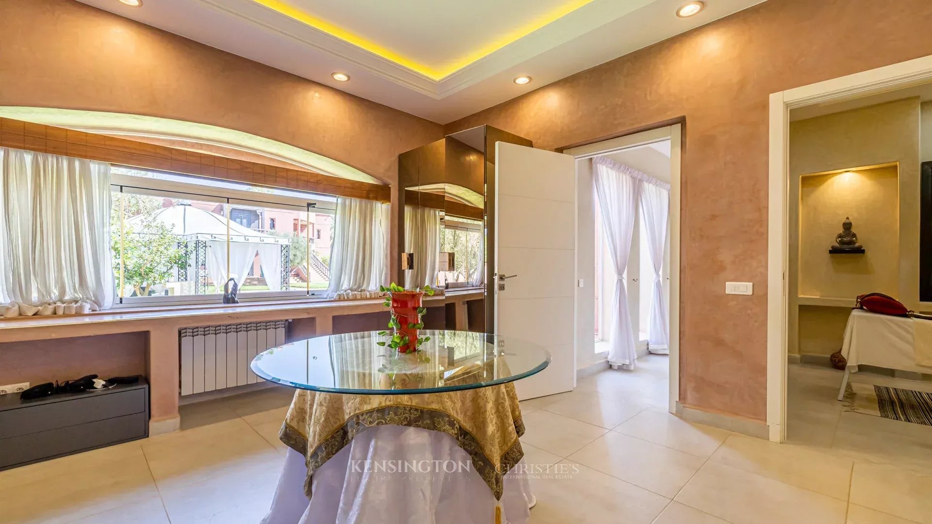 9 Bedroom Villa/Townhouse's Image 8