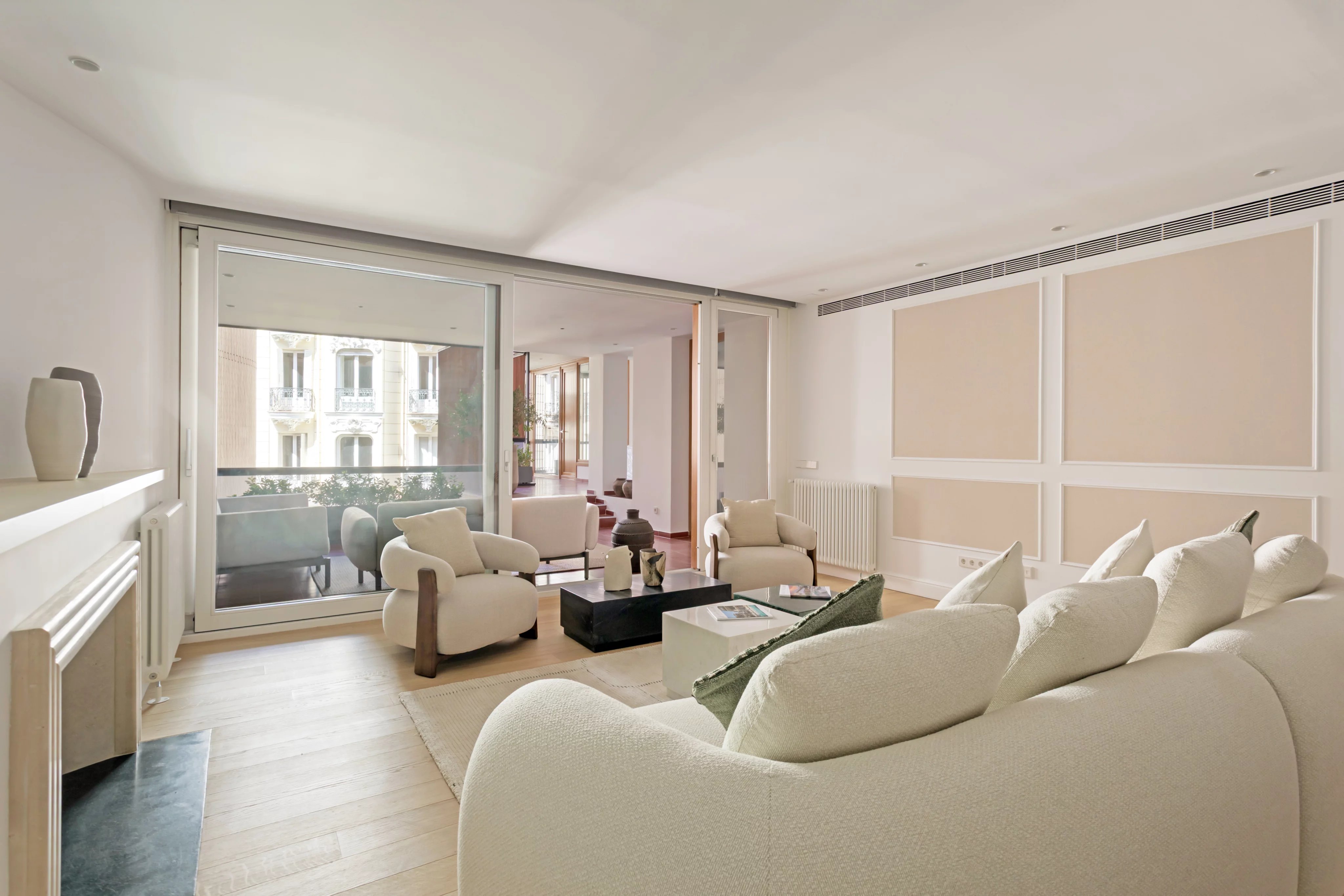 Exclusif logement avec terrasse dans un bâtiment emblématique dans la Milla d'Or