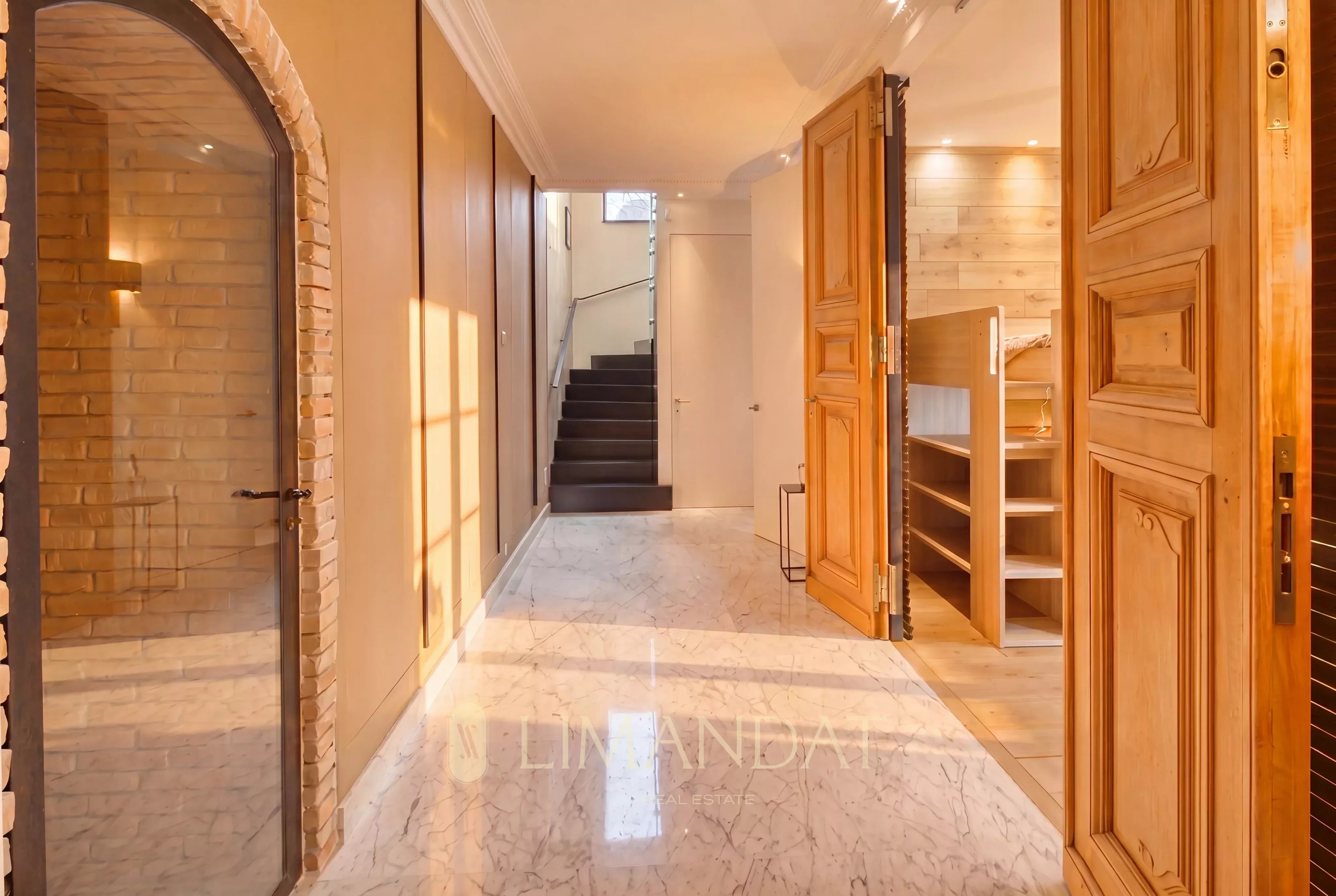 Location longue durée | Nice – Villa Belle Époque 5 suites, vue mer, piscine chauffée, jardin luxuriant