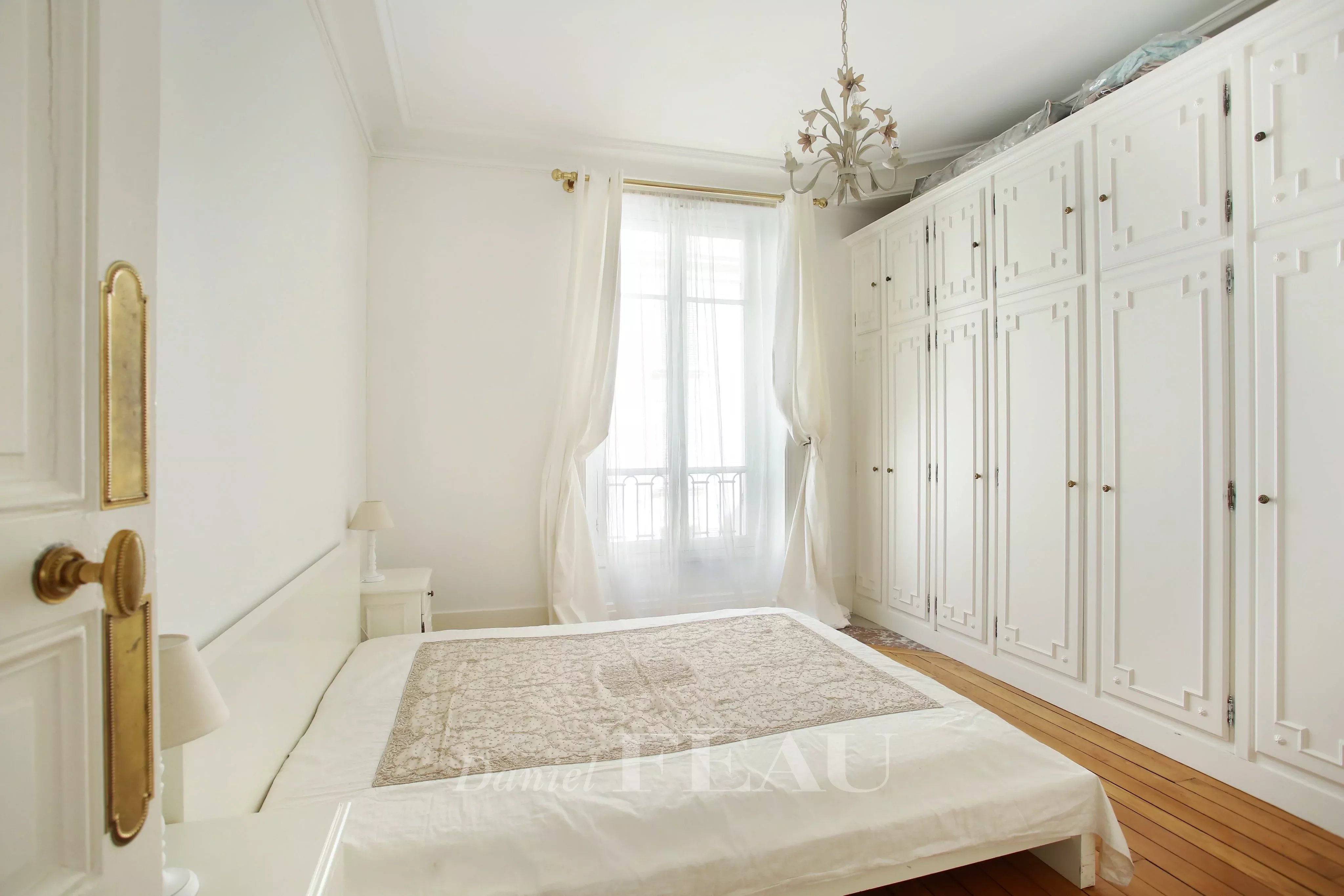 Bedroom Chandelier Wooden floor