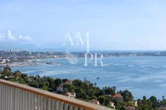 Cannes, California Stunning top-floor duplex with terrace — photo 4 of 7