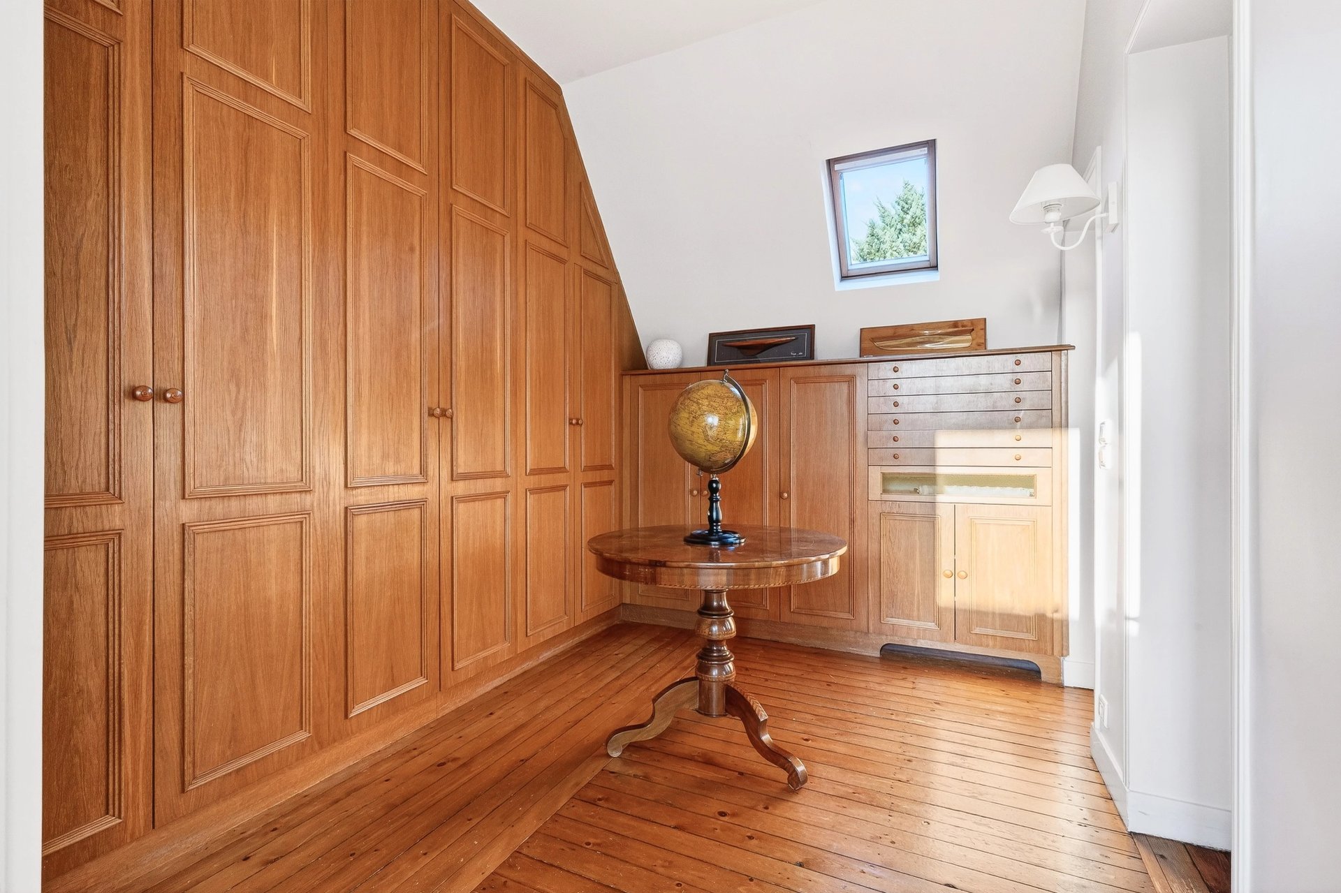 6 Bedroom Villa/Townhouse's Image 9