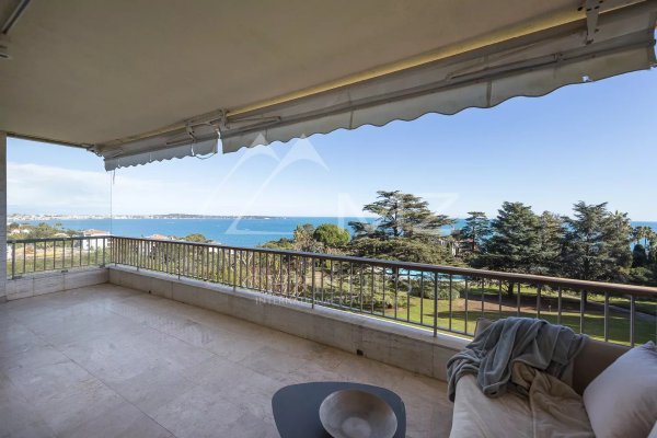 Superb 4-room apartment with panoramic sea view in a prestigious residence — photo 3