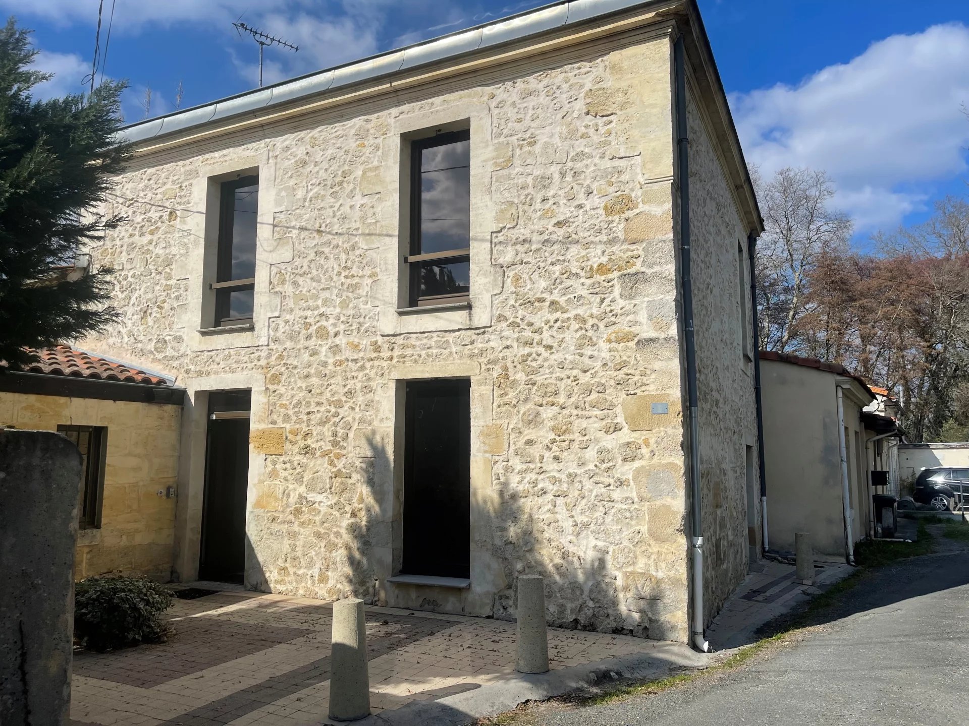 Location Commerce La Brède