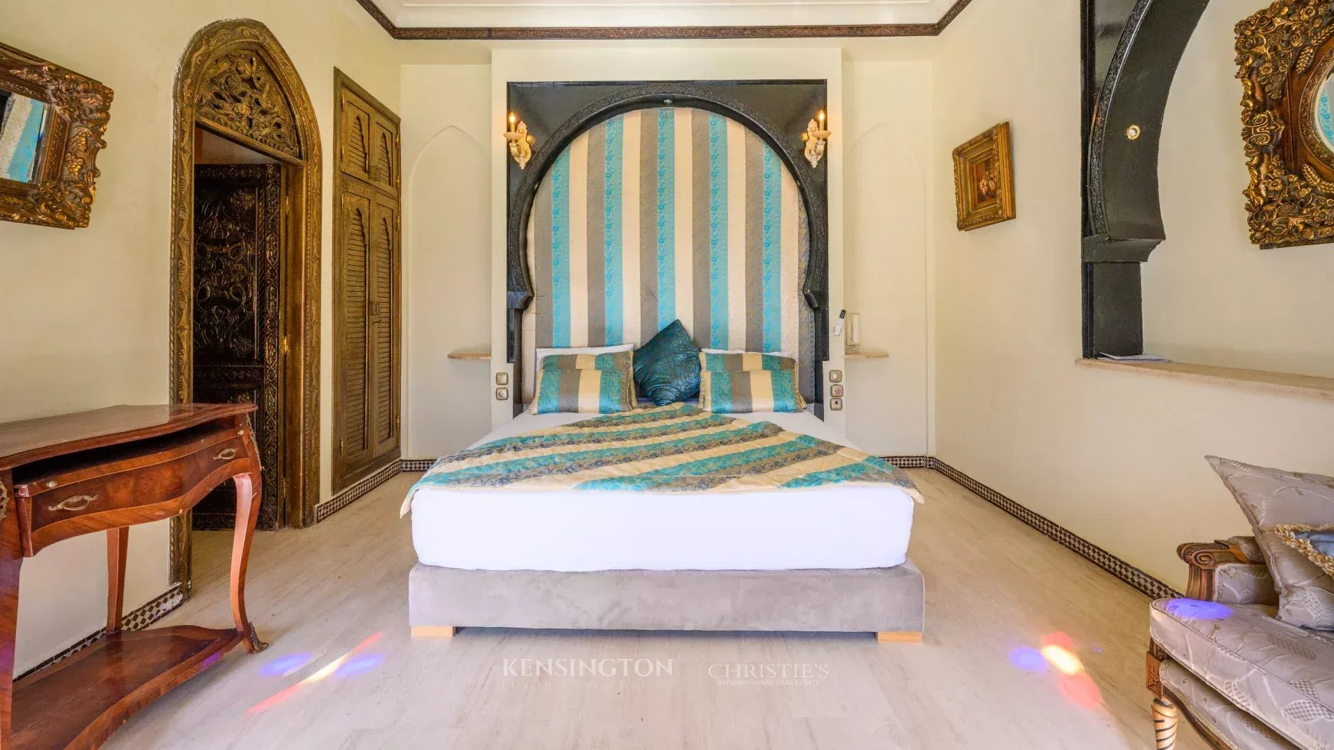 5 Bedroom Villa/Townhouse's Image 32