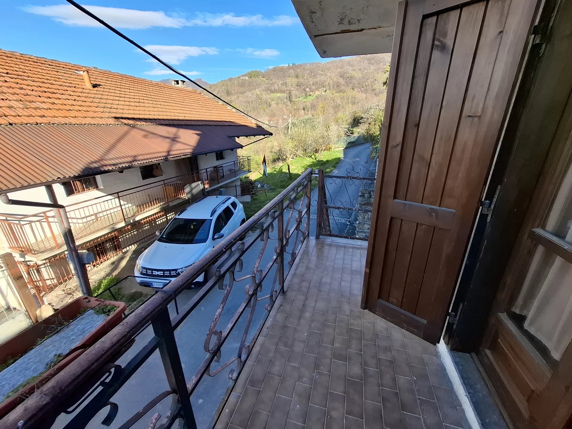 CASA DI AMPIA METRATURA A ROCCA