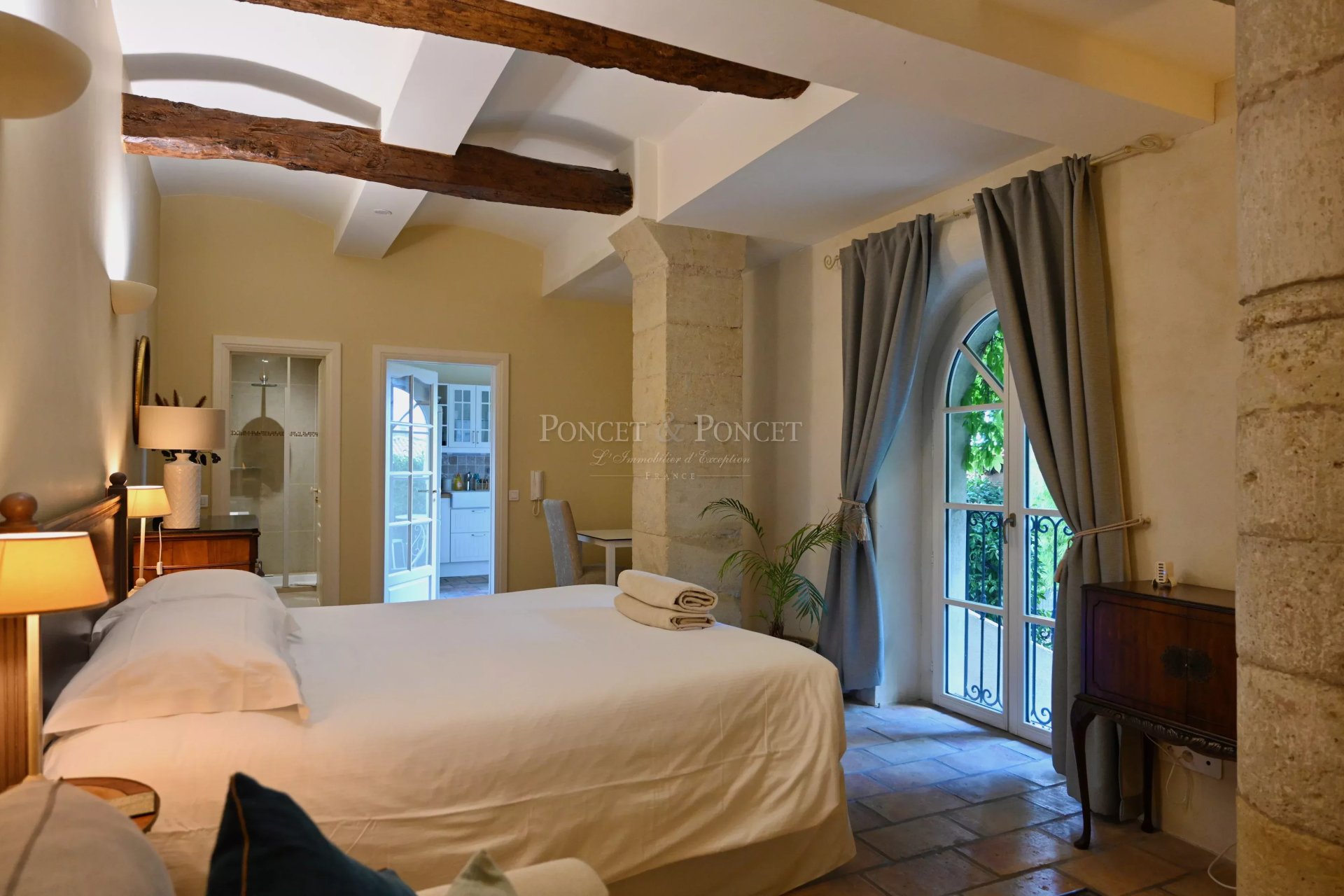 10 Bedroom Villa/Townhouse's Image 18