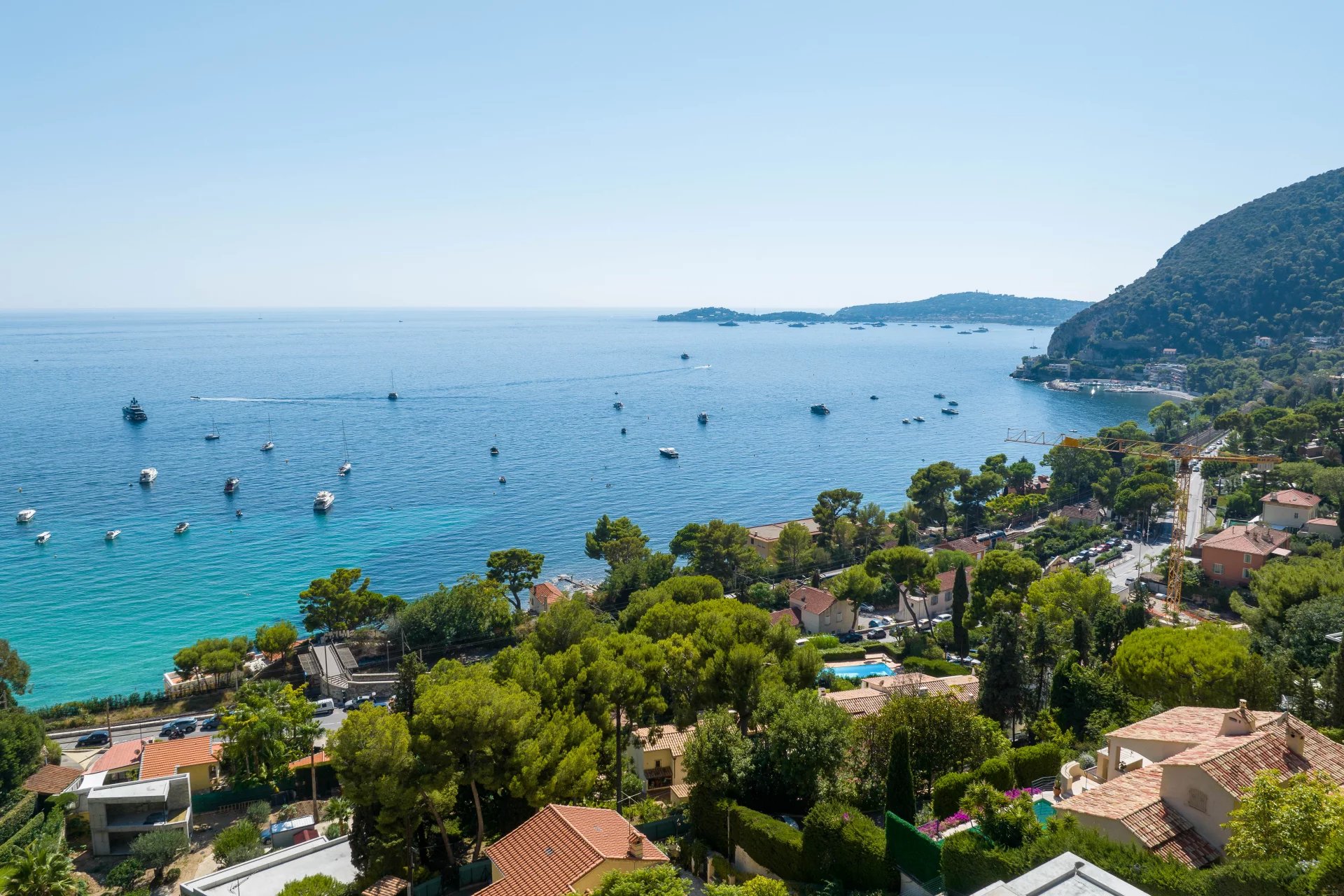 Villa overlooking the sea on 6000m² of land