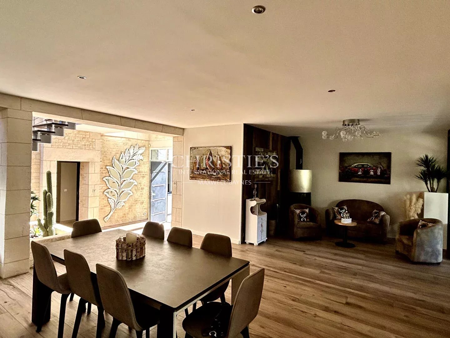 10 Bedroom Villa/Townhouse's Image 6