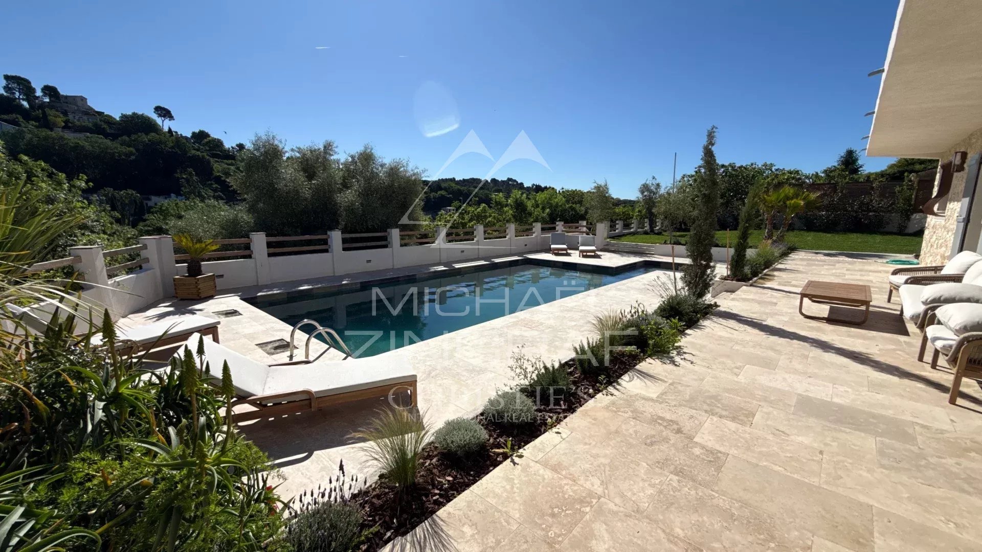 5 Bedroom Villa/Townhouse's Image 7