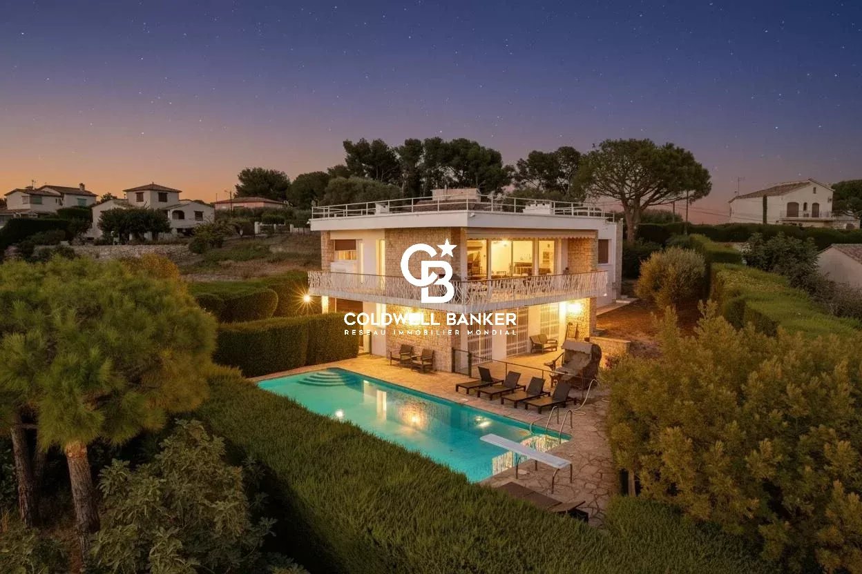 Luxueuse villa avec vue panoramique à Cagnes-sur-Mer