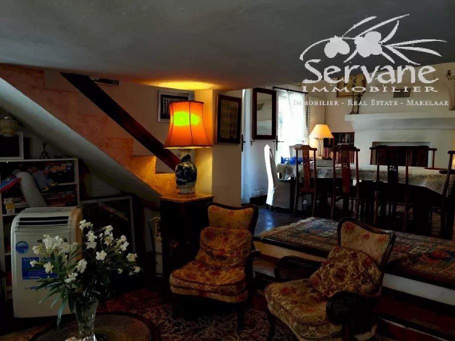 FOR SALE STONE PROPERTY WITH ANNEXES