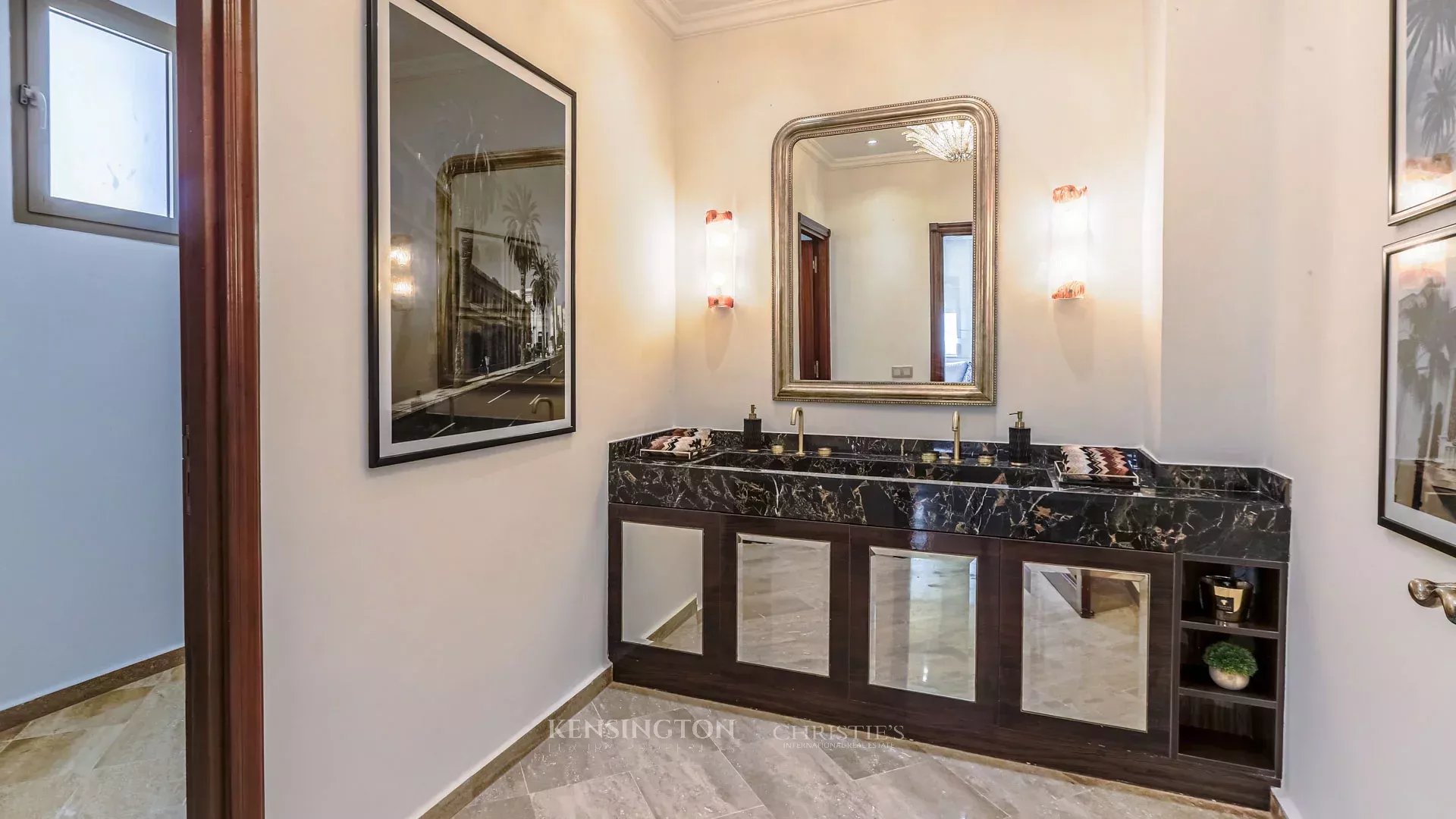 4 Bedroom Villa/Townhouse's Image 4