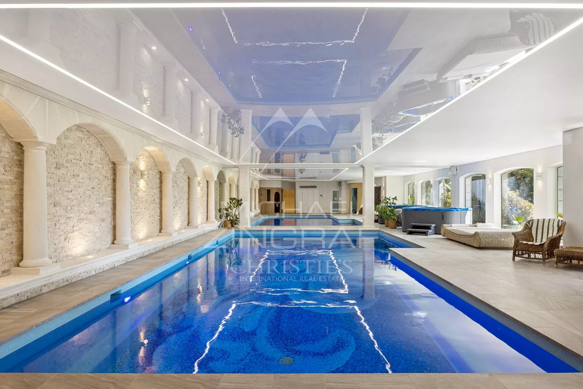 7 Bedroom Villa/Townhouse's Image 10