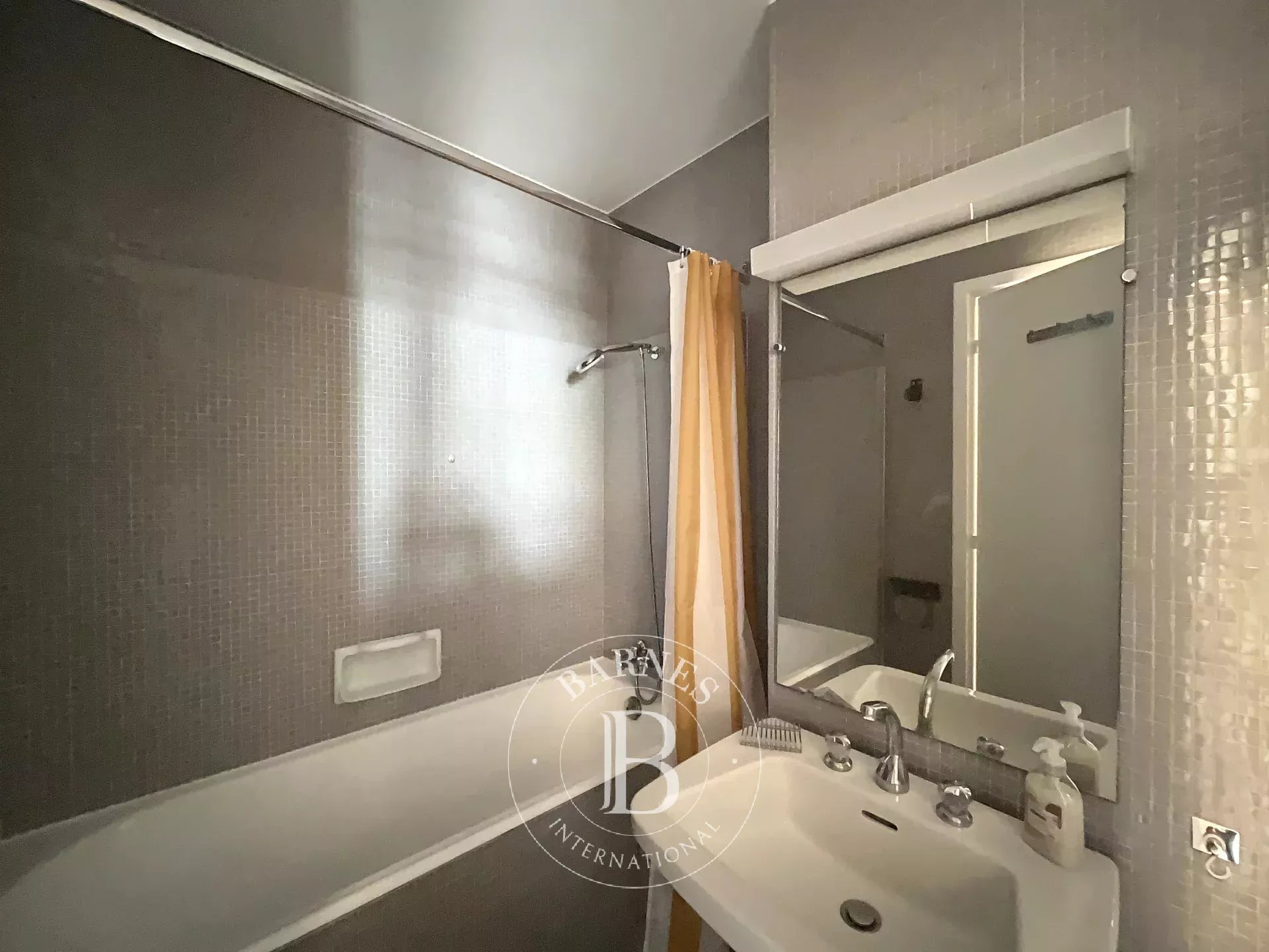 Daire Paris 8ème - picture 9