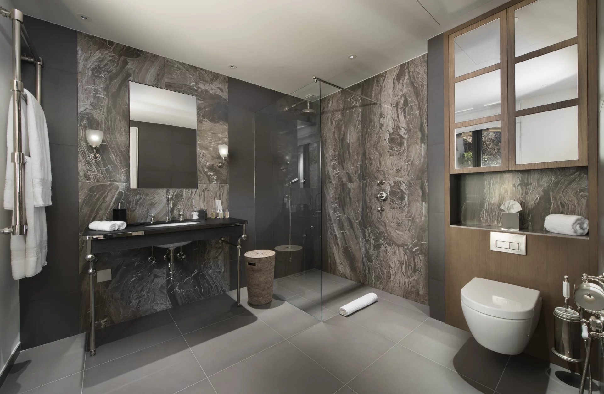 Waterfront villa with direct sea access in Saint-Tropez