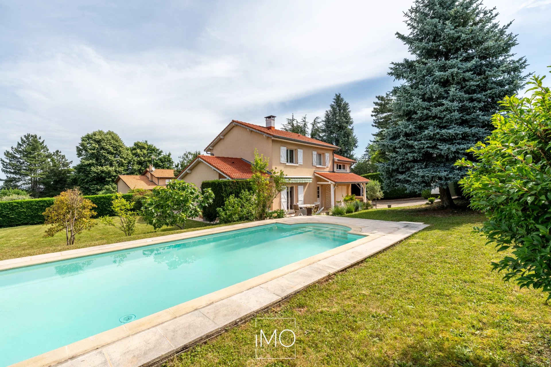 Maison familiale de 130 m² avec piscine sur parcelle de 1 028 m²