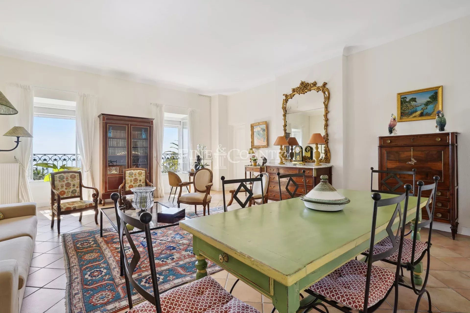 Photo of Bourgeois Apartment for sale in Cannes, with sea views