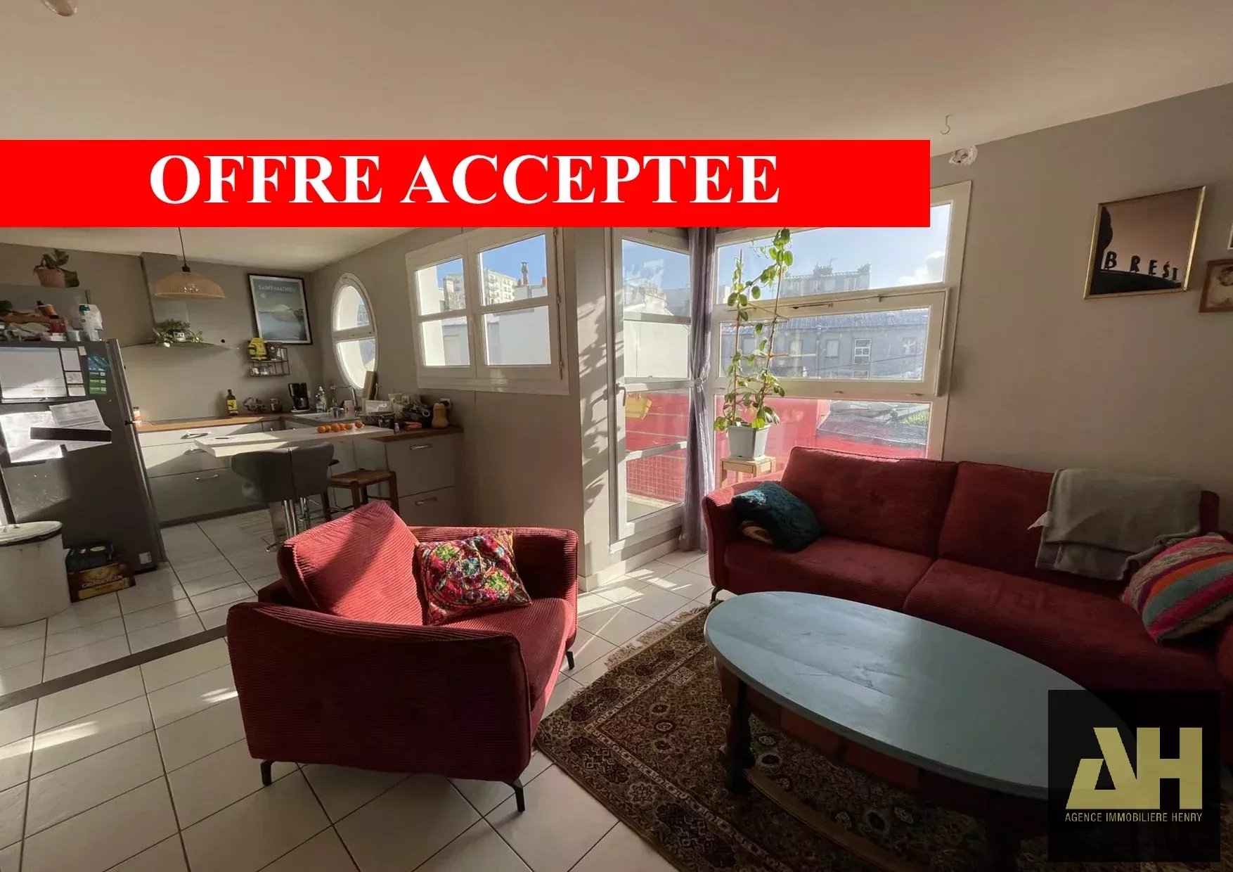BREST SECTEUR ST-MARTIN - APPARTEMENT T3 DE 70 M² - DERNIER ETAGE - BALCON - STATIONNEMENT PRIVATIF