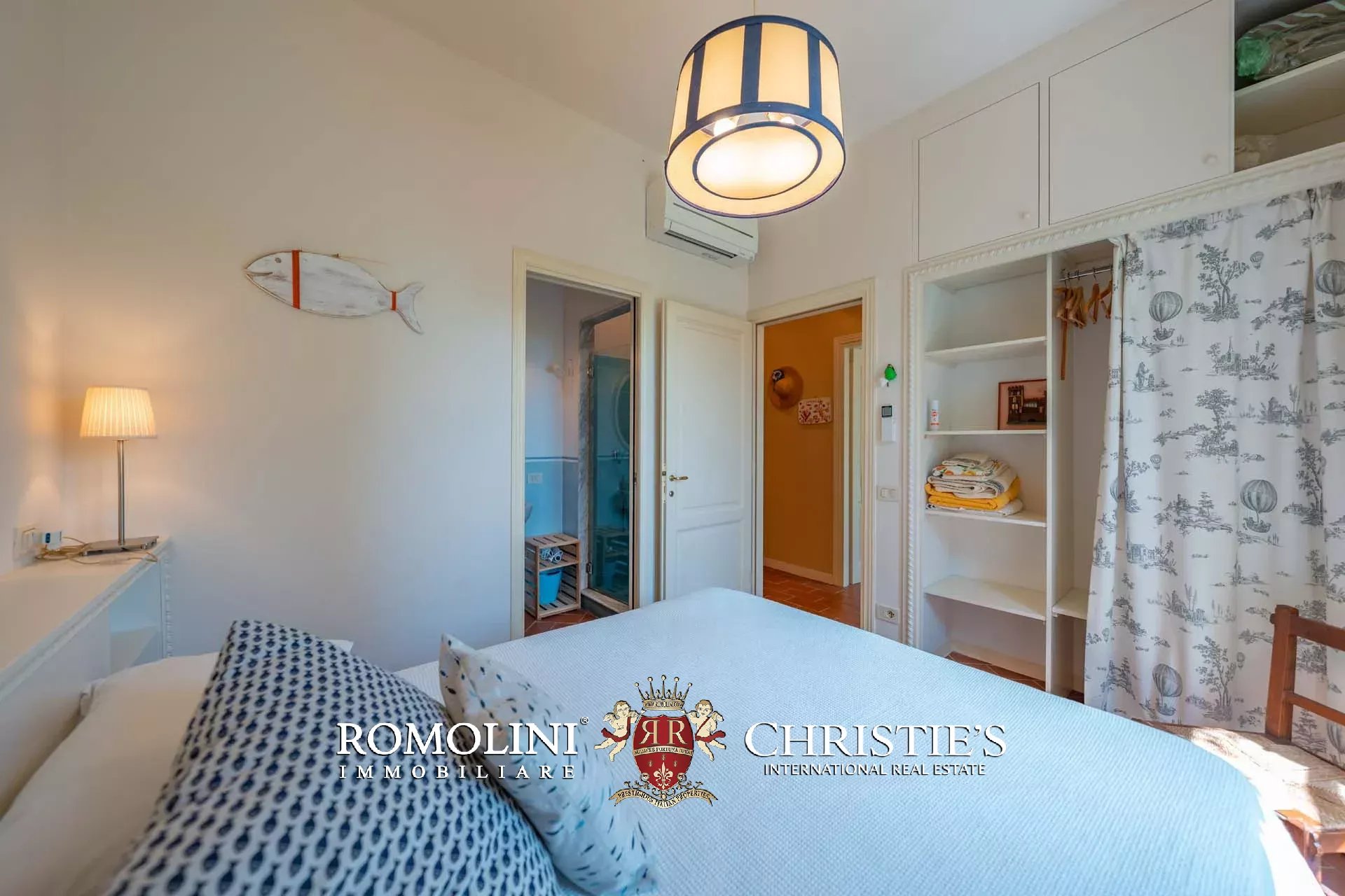 11 Bedroom Villa/Townhouse's Image 103