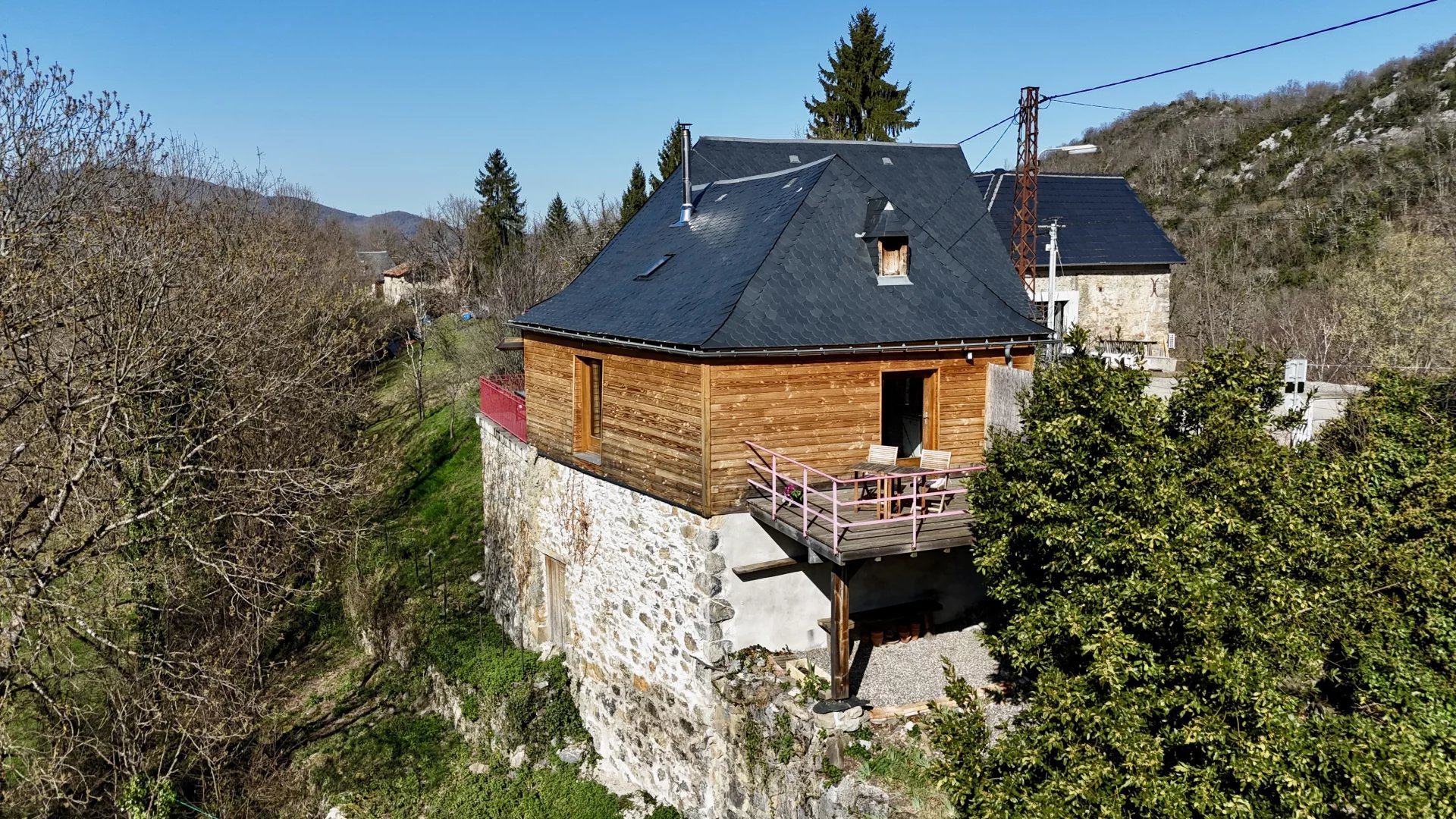MAISON DE CAMPAGNE À MOULIS