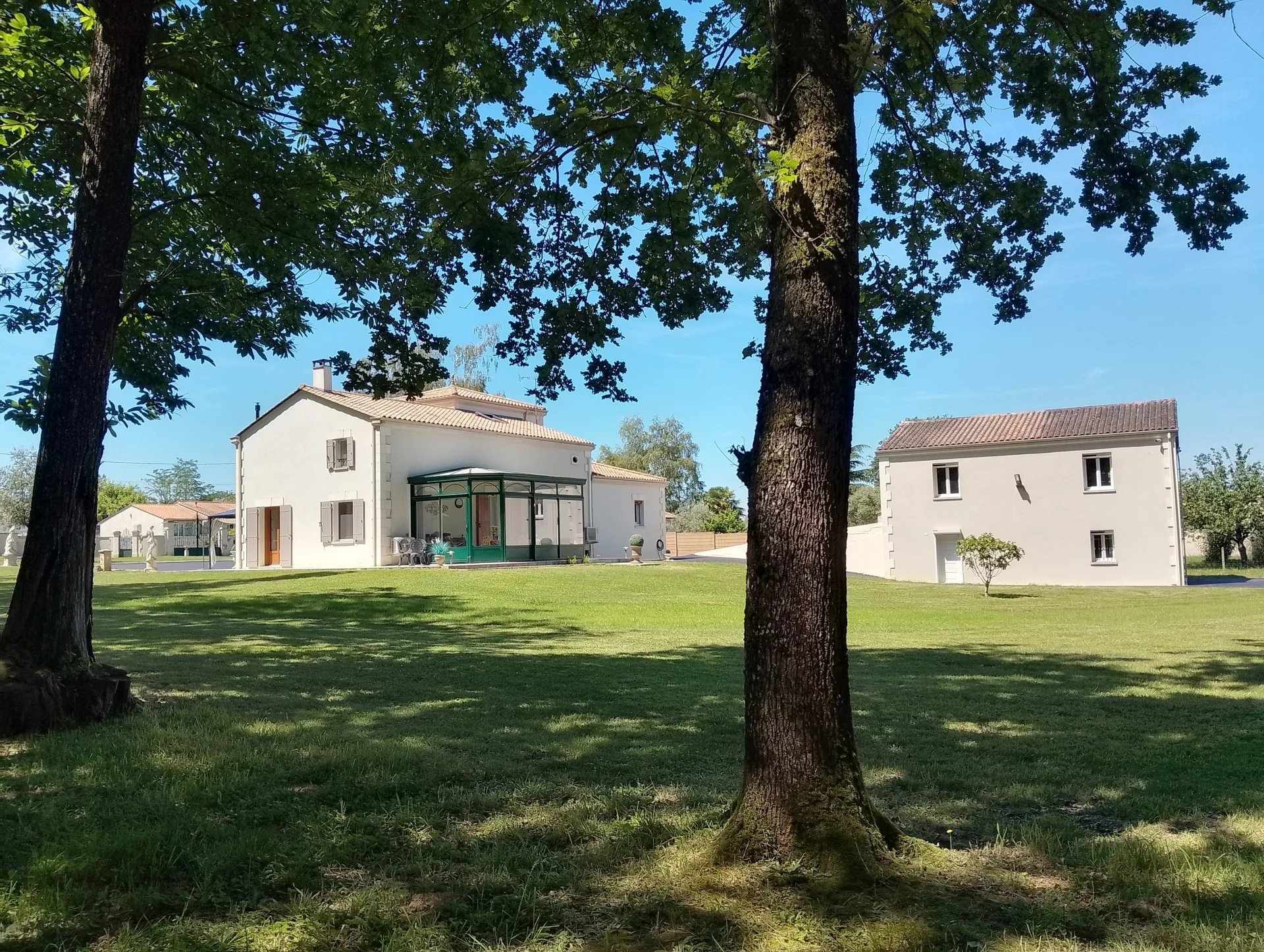 Superbe maison de campagne de 223 m², 5667 m² de terrain, vues  dégagées, au calme