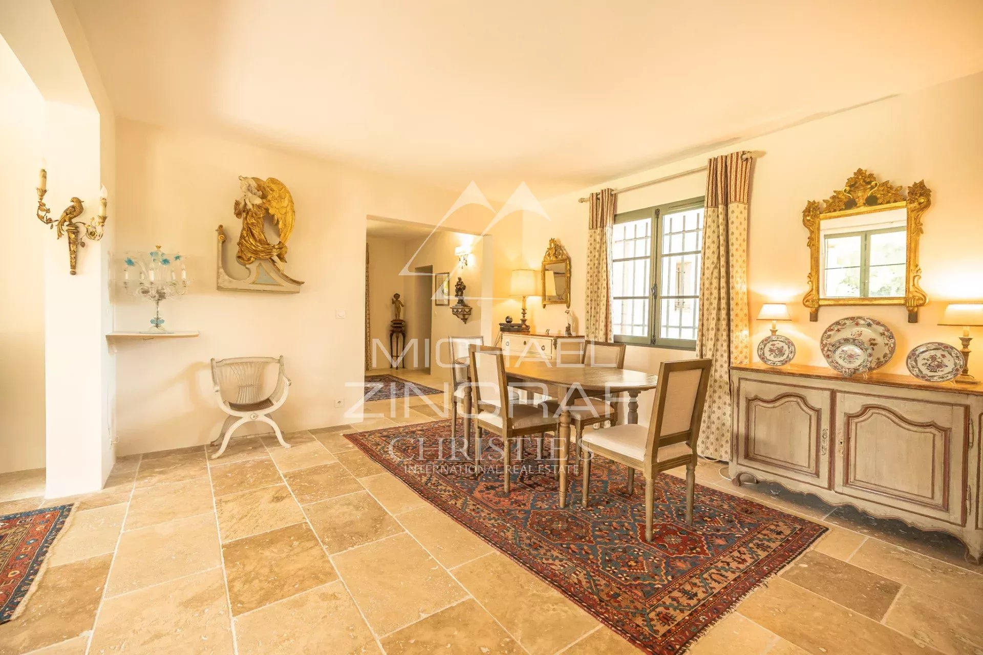 6 Bedroom Villa/Townhouse's Image 3
