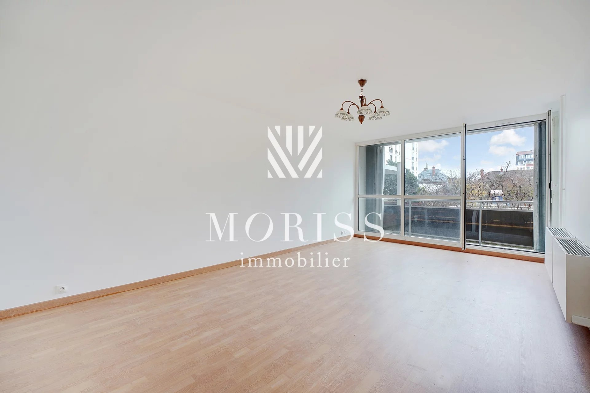 3P RÉNOVÉ / SPACIEUX / LUMINEUX / METRO LES AGNETTES - Image Array