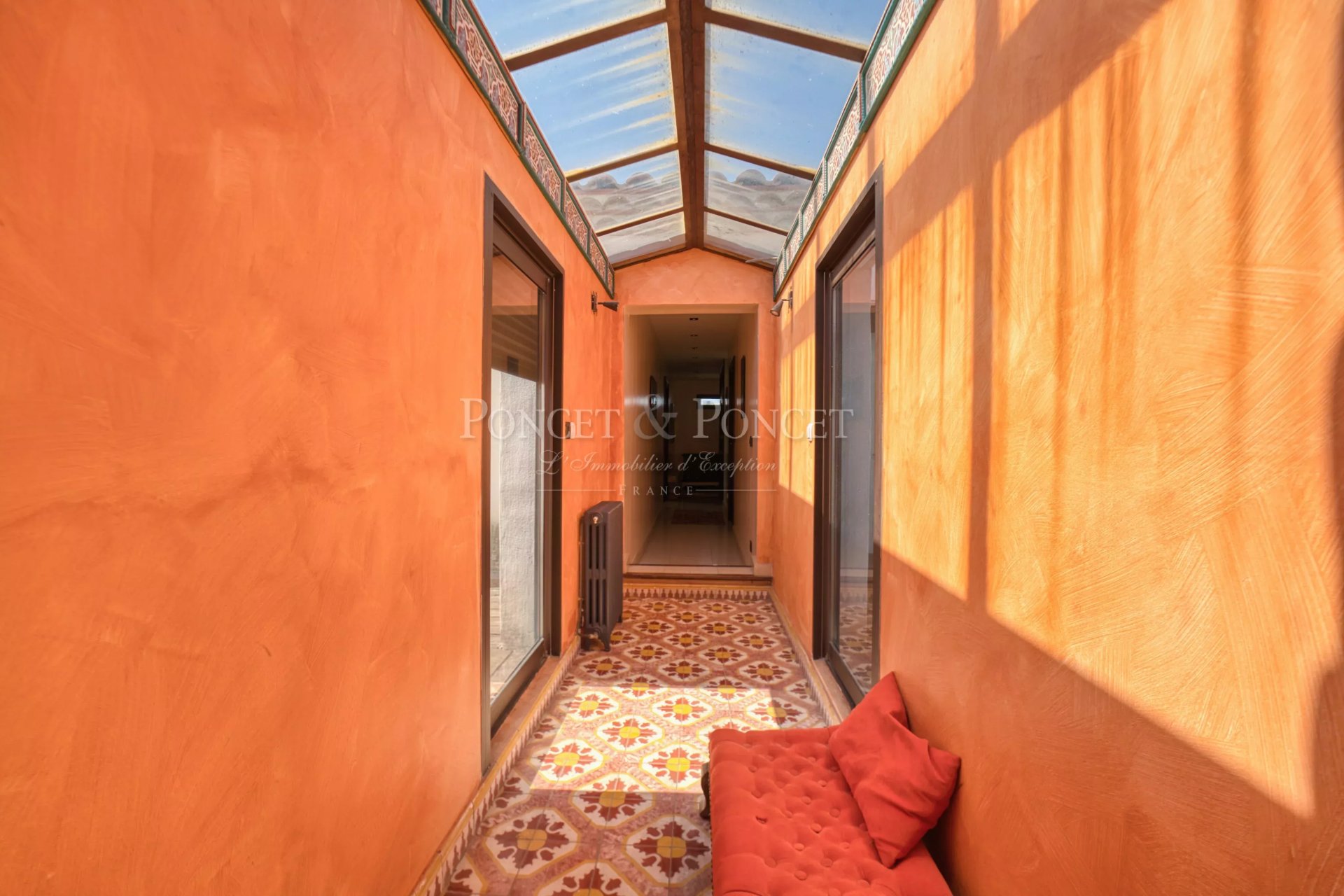 6 Bedroom Villa/Townhouse's Image 12