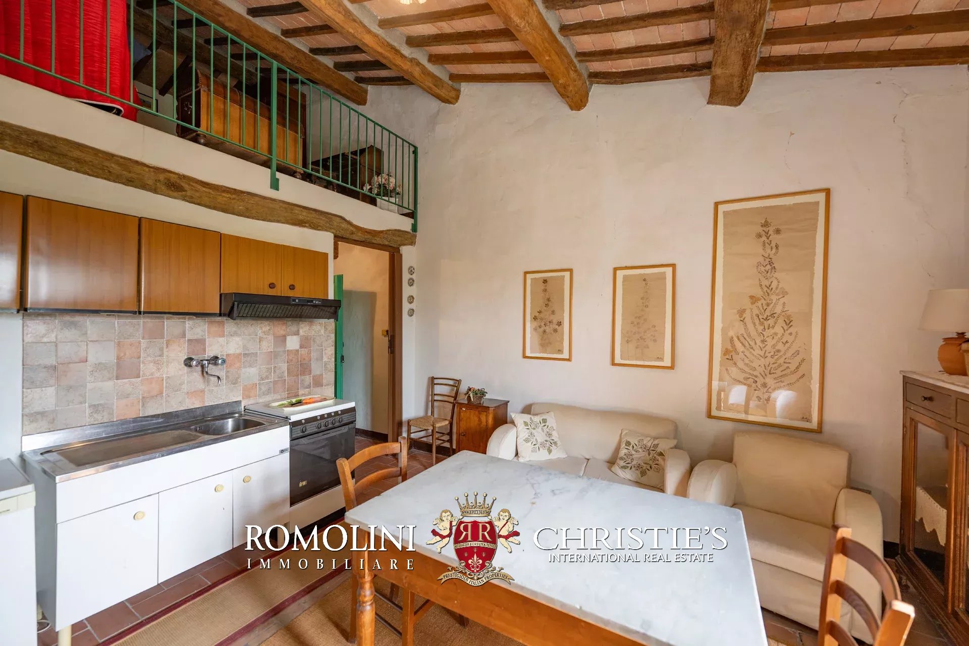 6 Bedroom Villa/Townhouse's Image 36