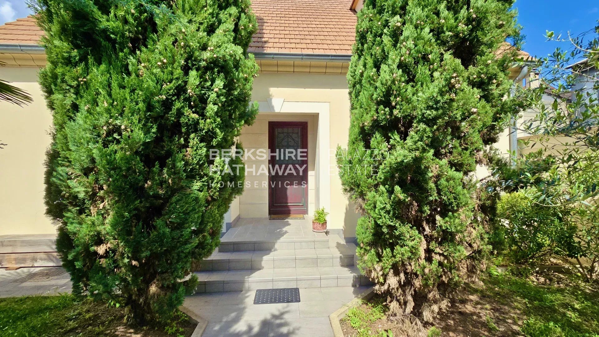 Villa in Drancy - Image 2