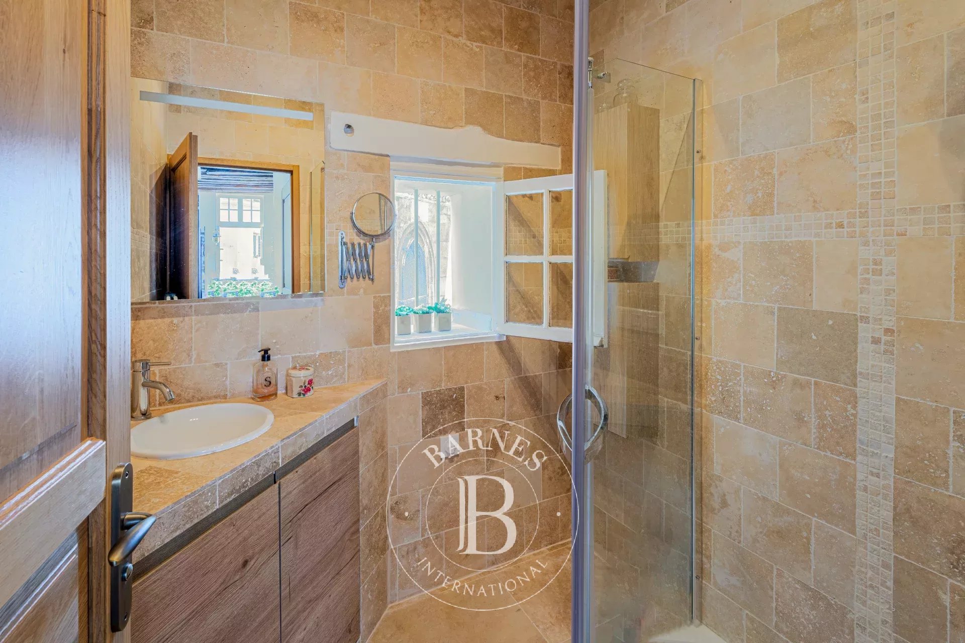 Daire Paris 4ème - picture 14