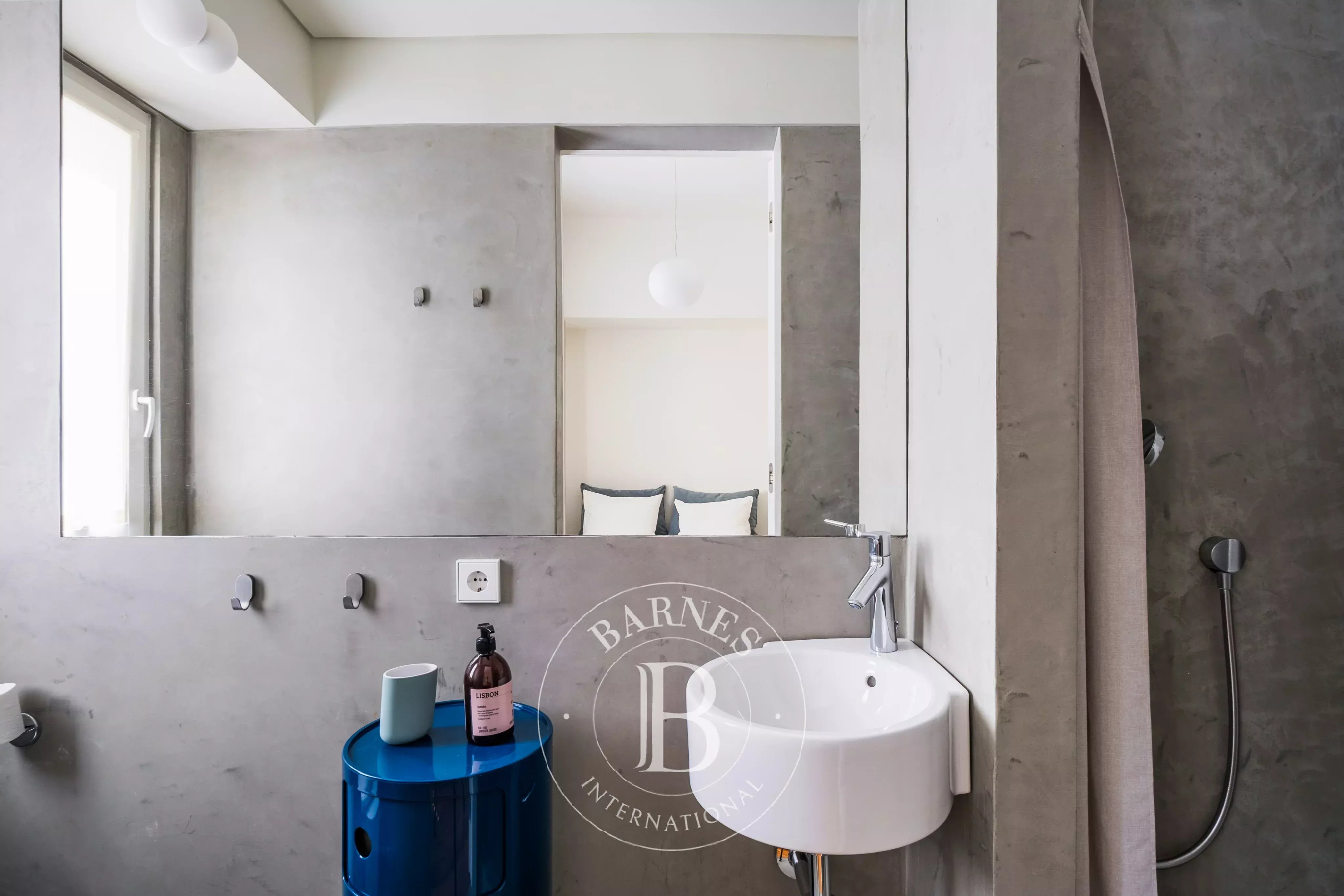 Centrality and comfort