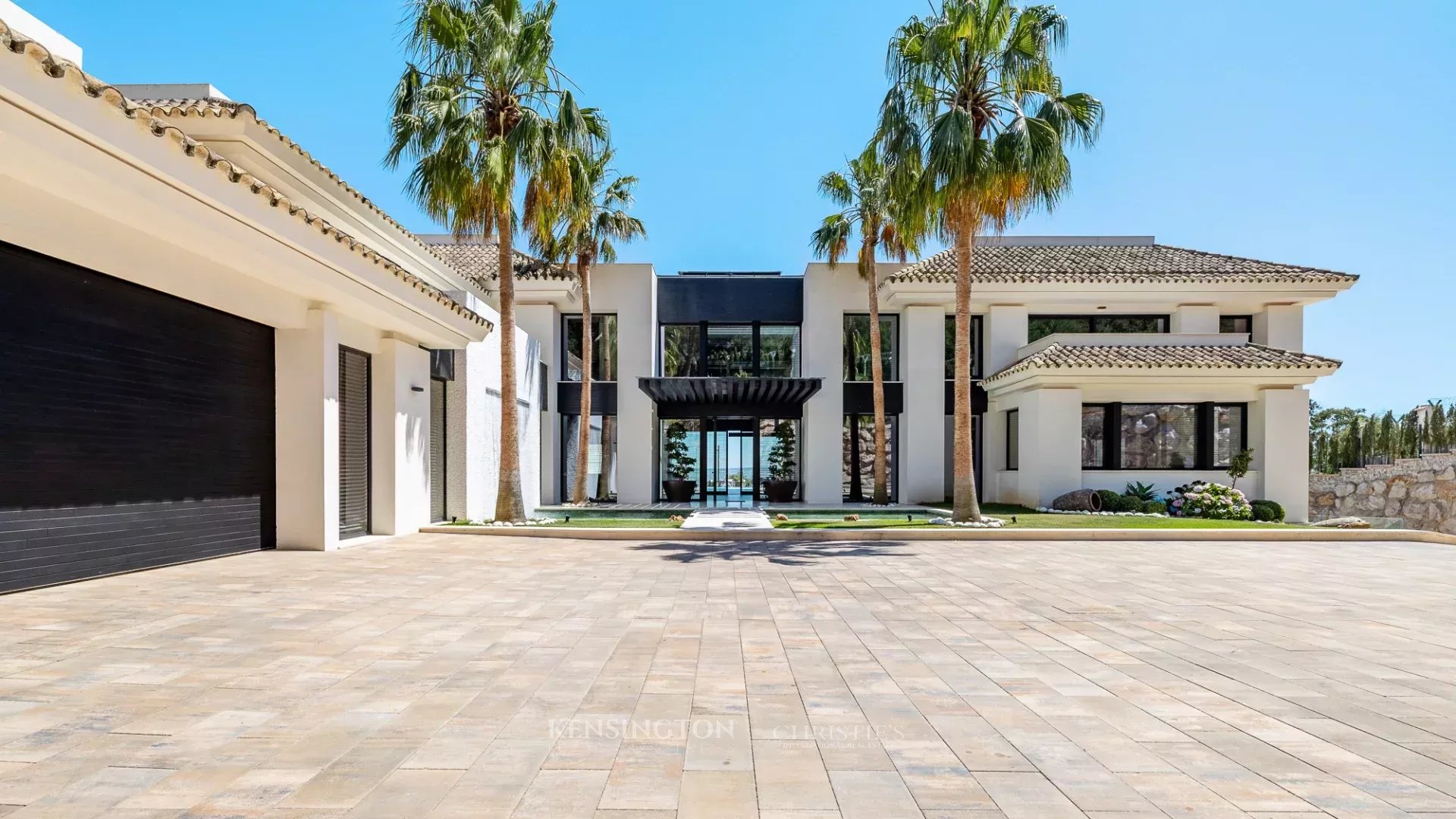 4 Bedroom Villa/Townhouse's Image 11