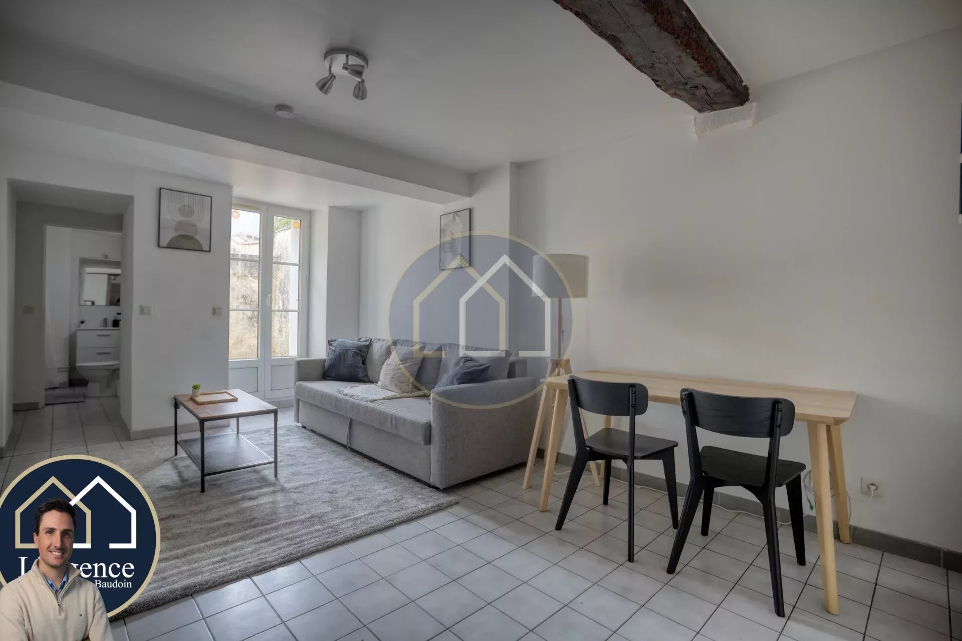 CHARMANT STUDIO ENTIÈREMENT MEUBLÉ ET RÉNOVÉ – GALLARDON CENTRE