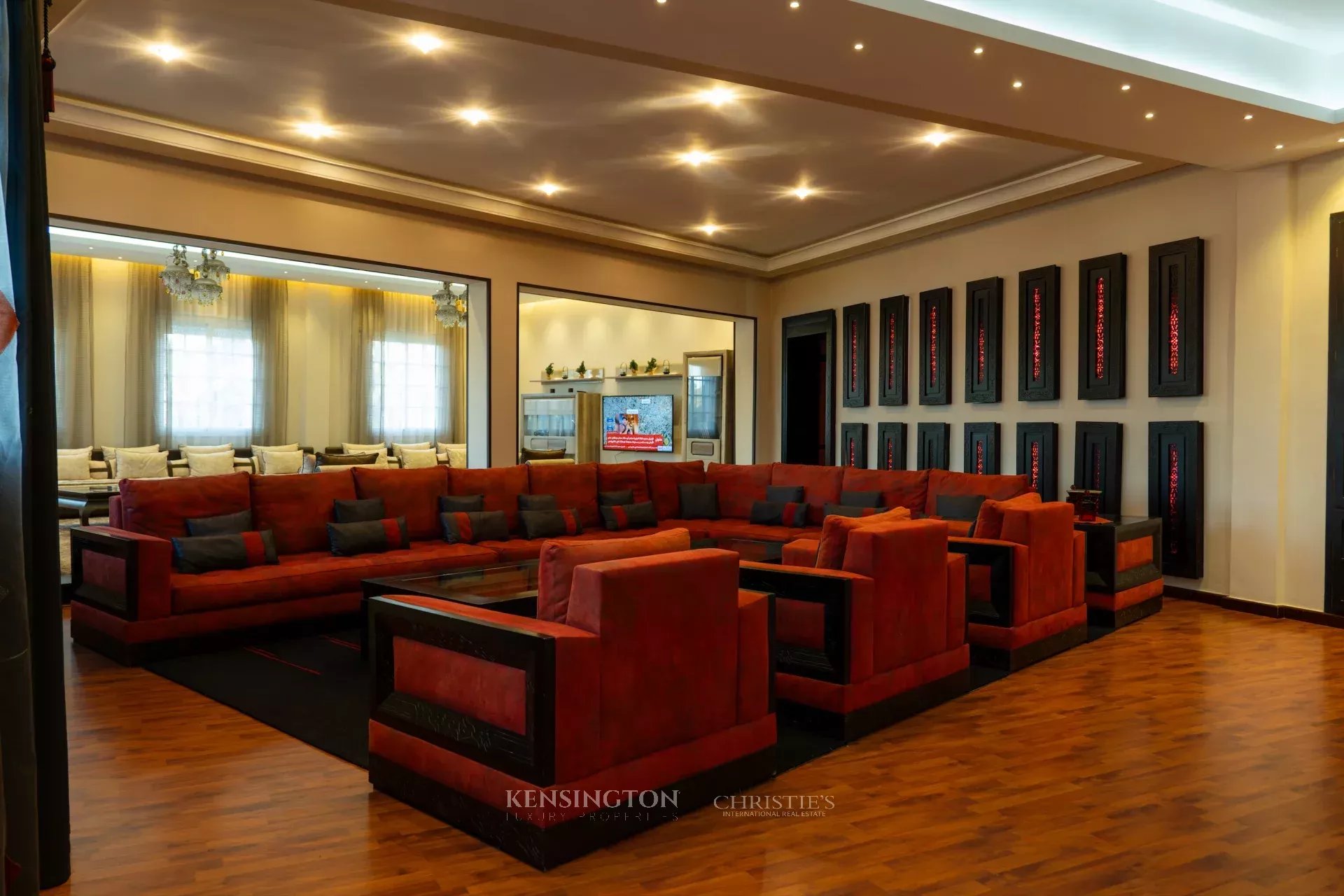 5 Bedroom Villa/Townhouse's Image 6