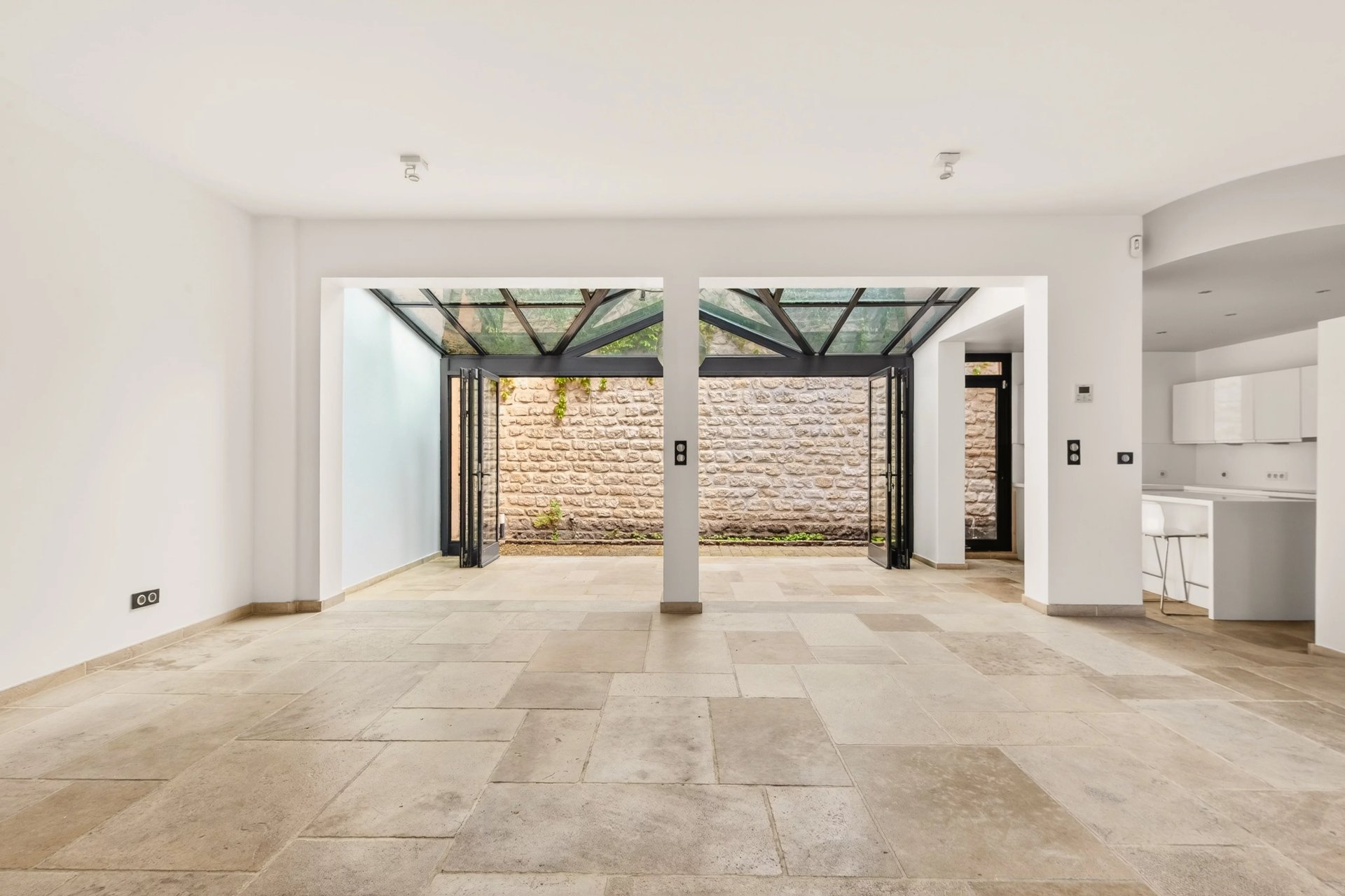 4 Bedroom Villa/Townhouse's Image 5