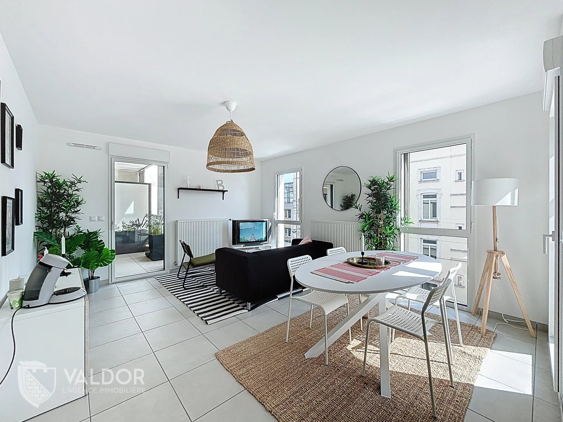 Appartement T4 avec terrasse, box et garage – Hyper centre Villefranche-sur-Saône