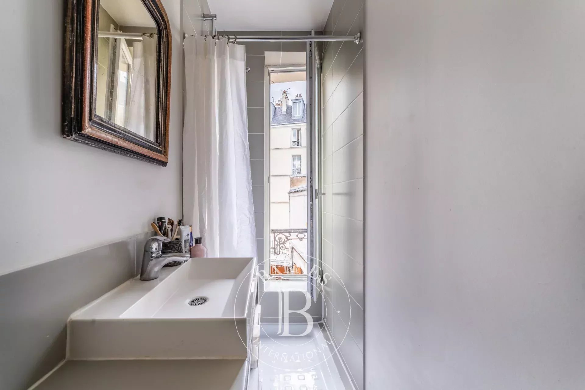 Daire Paris 18ème - picture 10