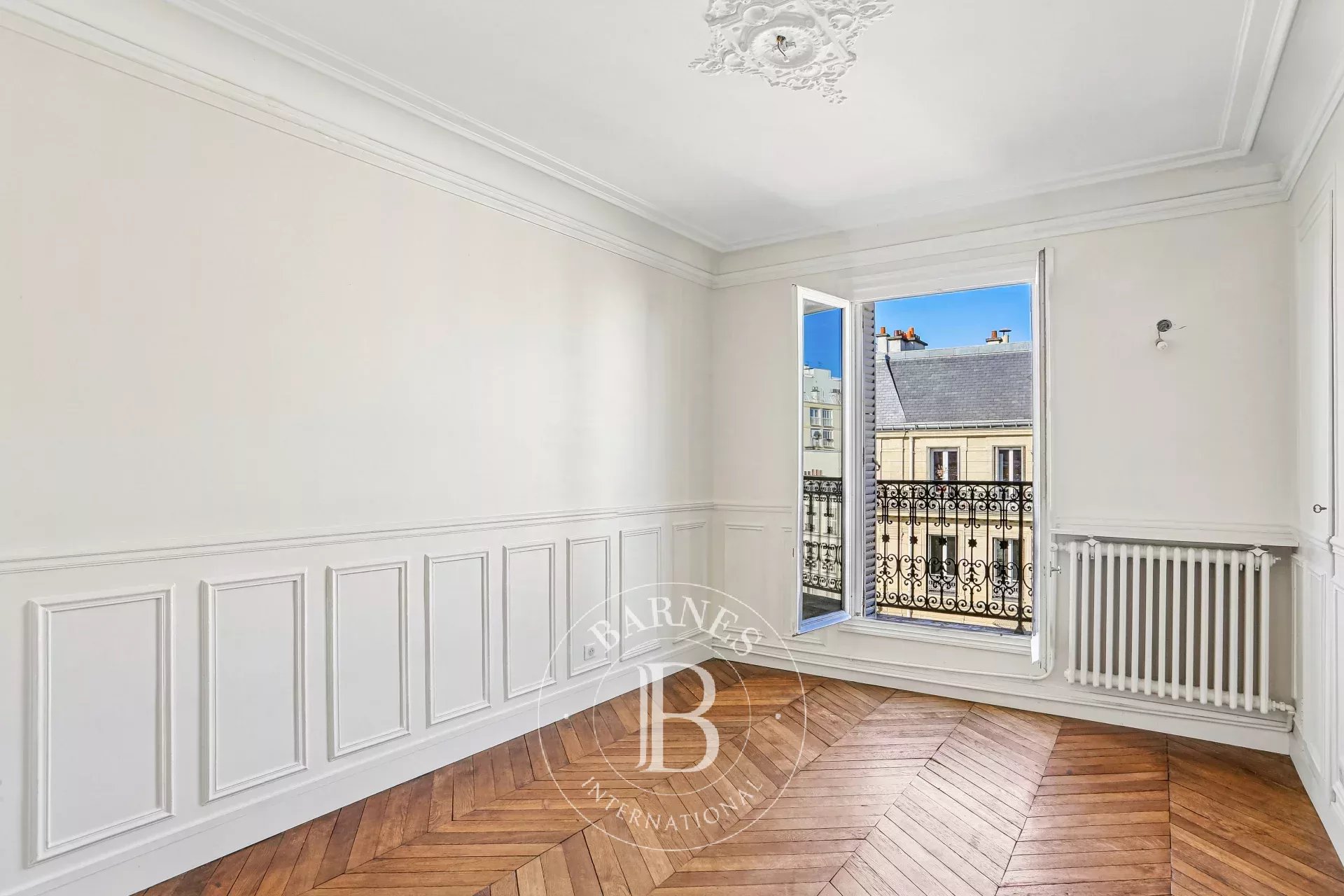 Paris  - Appartement 2 Pi&egrave;ces, 1 Chambre - picture 2