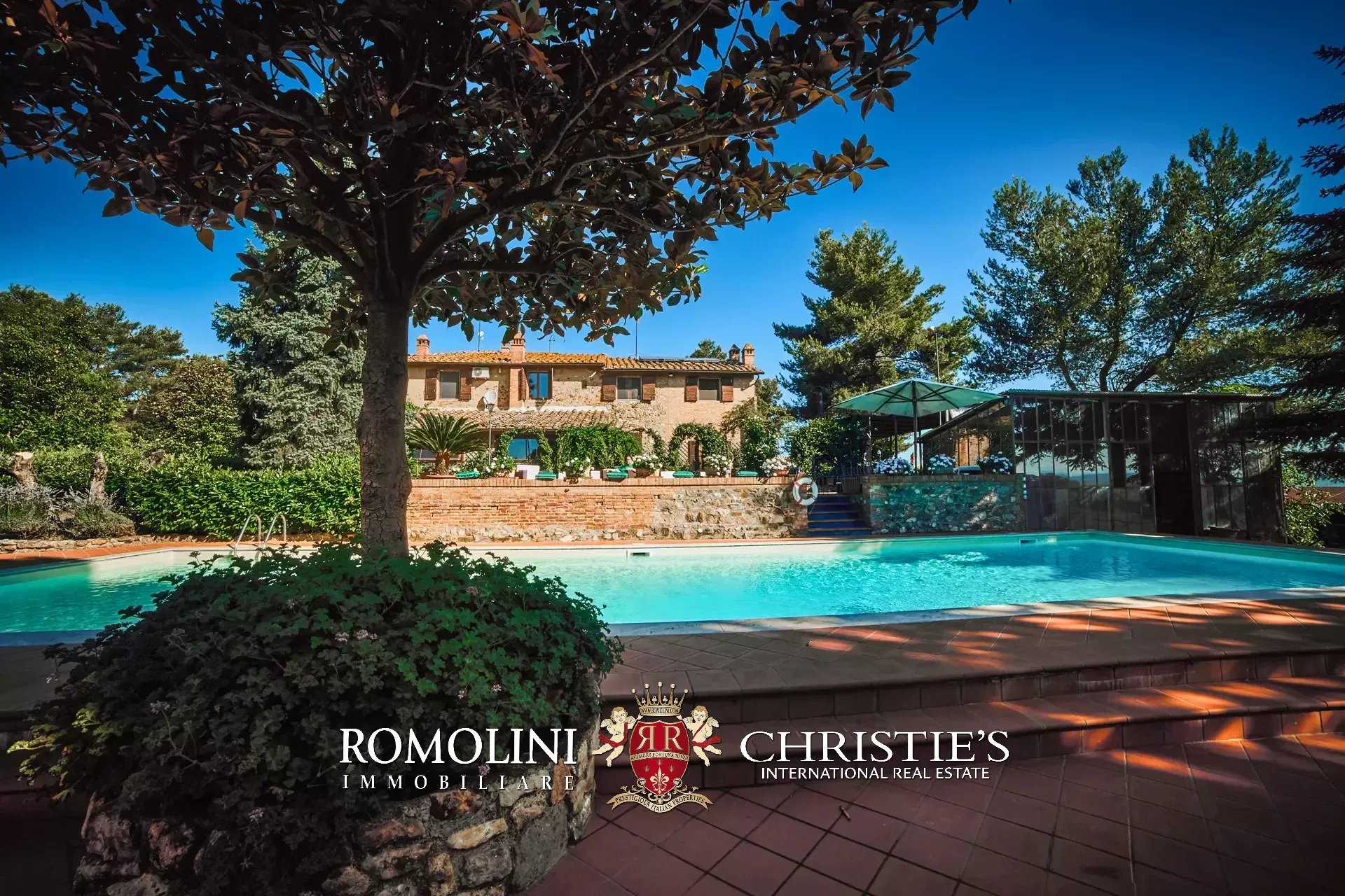 18 Bedroom Vineyard's Image 29
