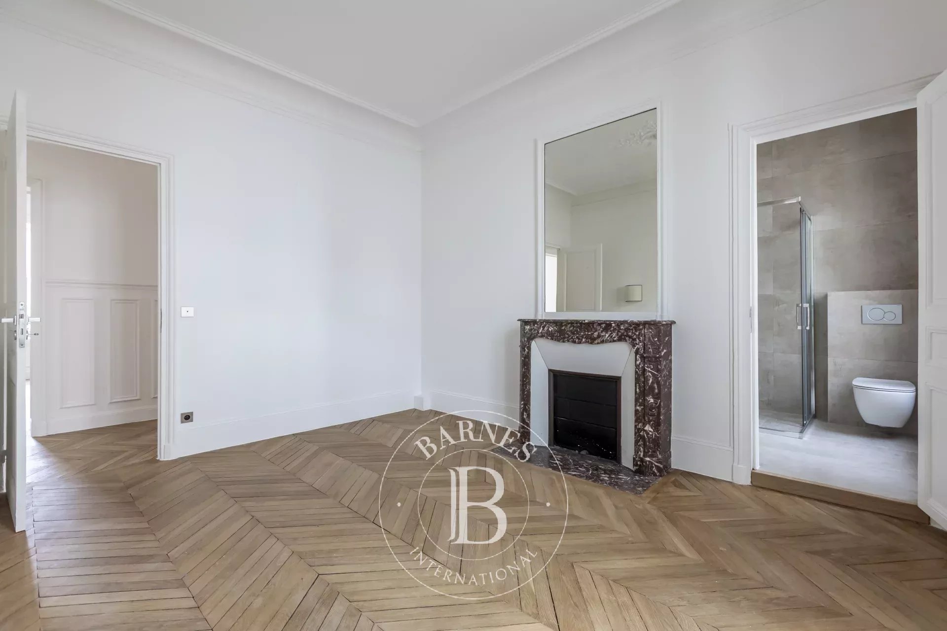 ARC DE TRIOMPHE - 2 BEDROOMS - 5TH FLOOR - IMMACULATE CONDITION - picture 17