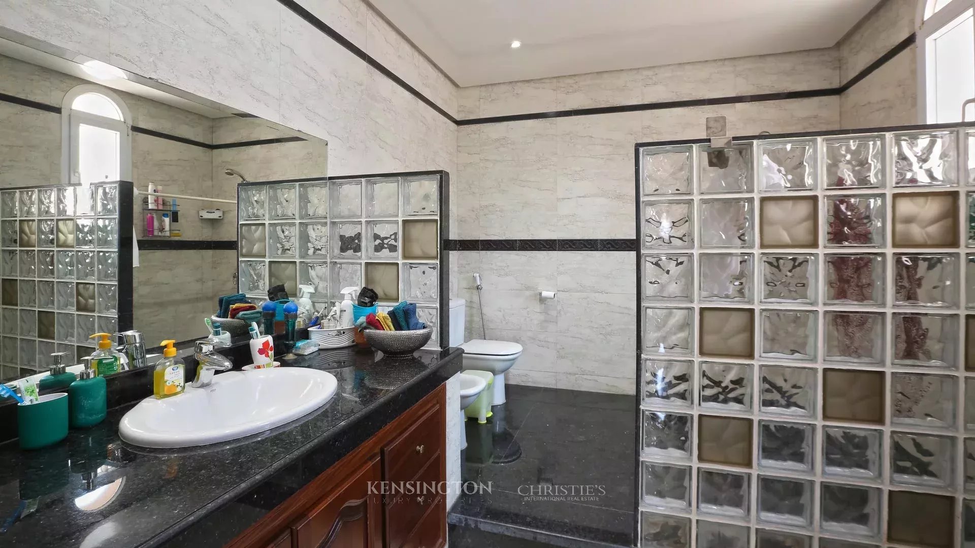 5 Bedroom Villa/Townhouse's Image 21