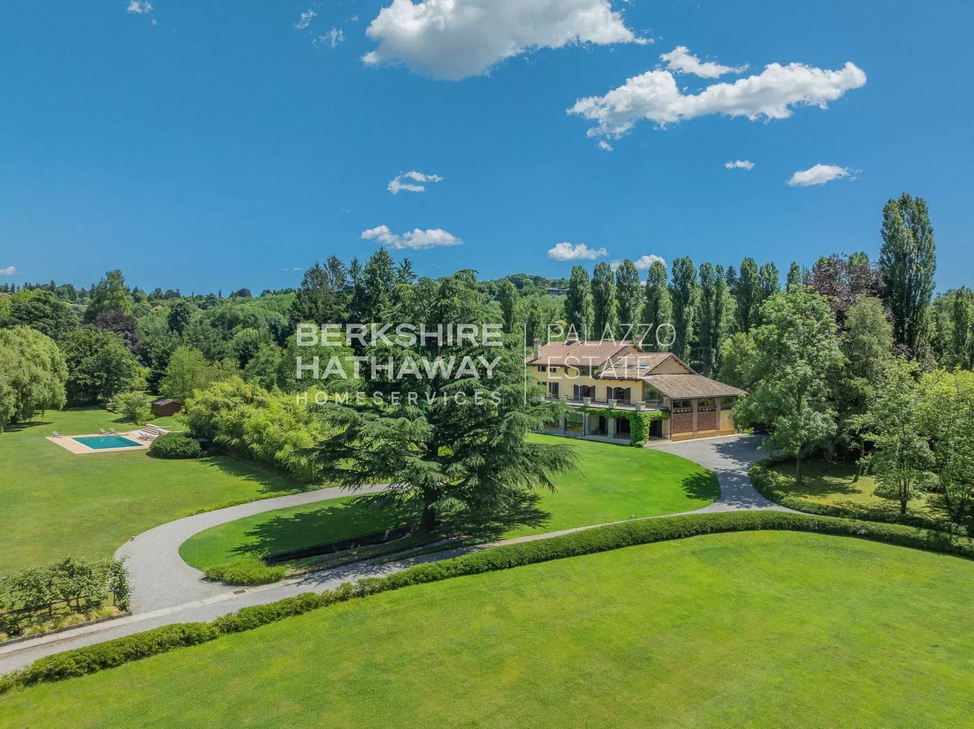 Raffinata Villa Storica Restaurata con Vista sulle Prealpi, a pochi minuti da Varese