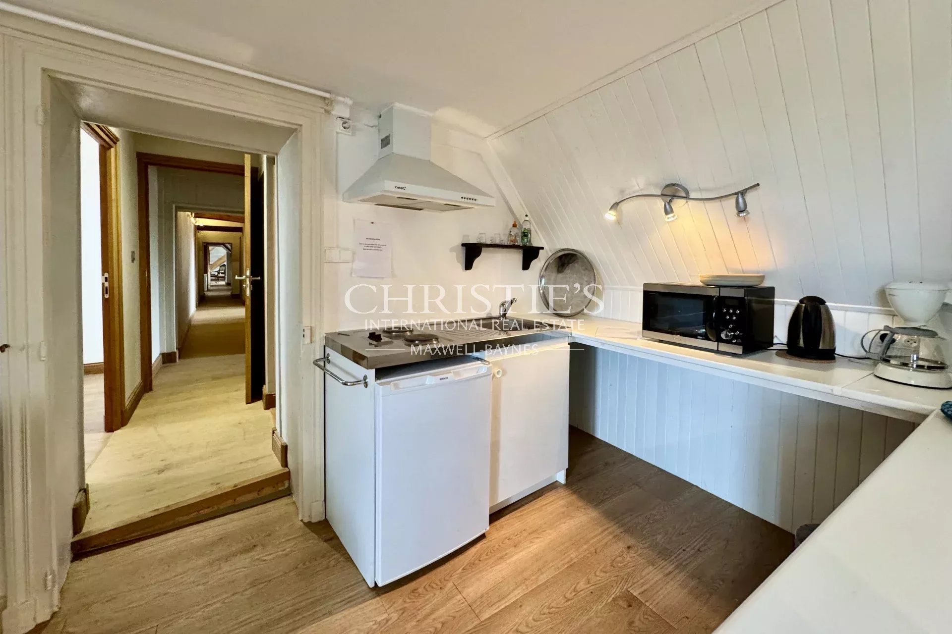 10 Bedroom Chateau's Image 39