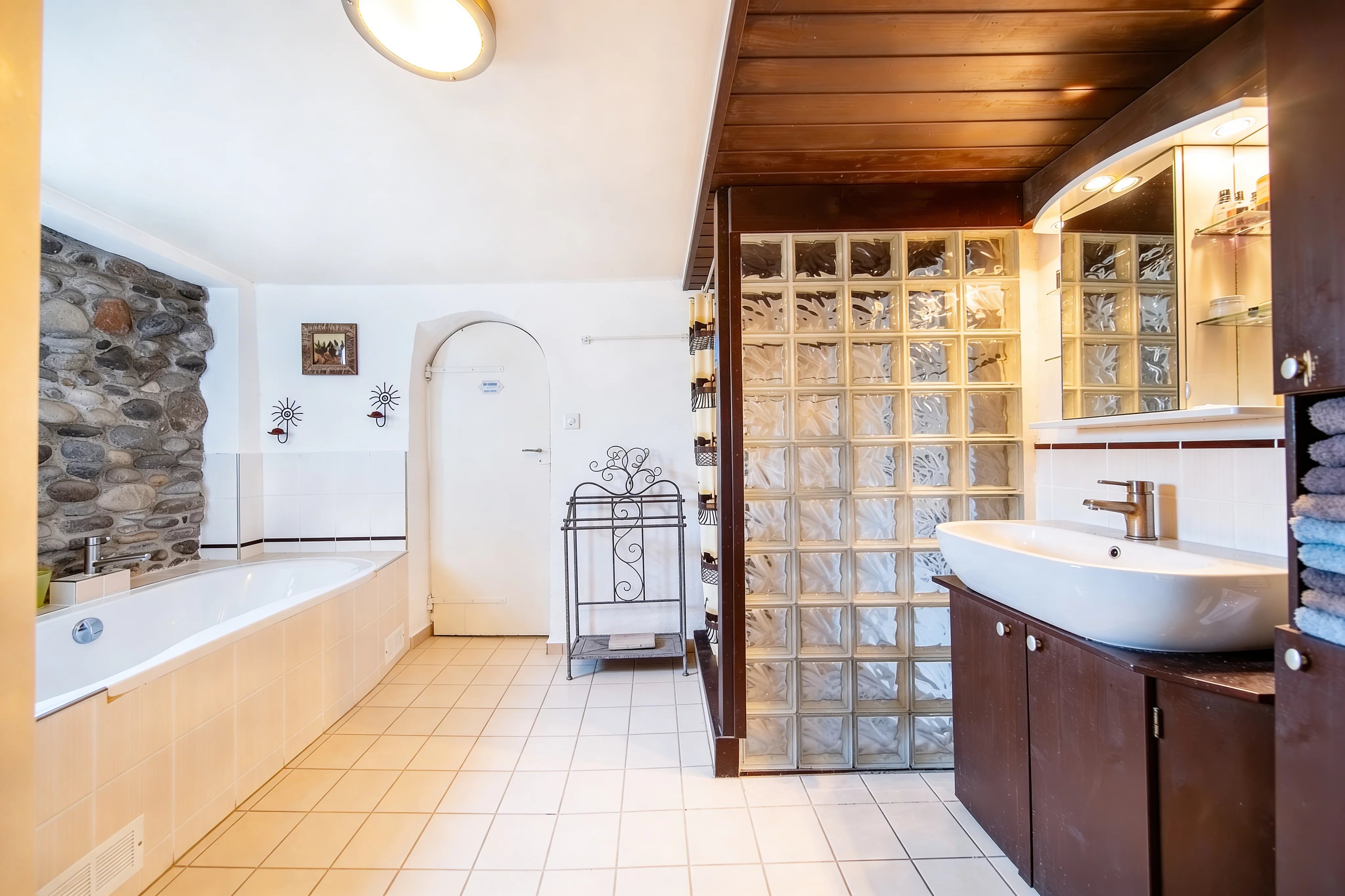 Peney-Dessus Spacieux duplex 7 pièces avec jardin